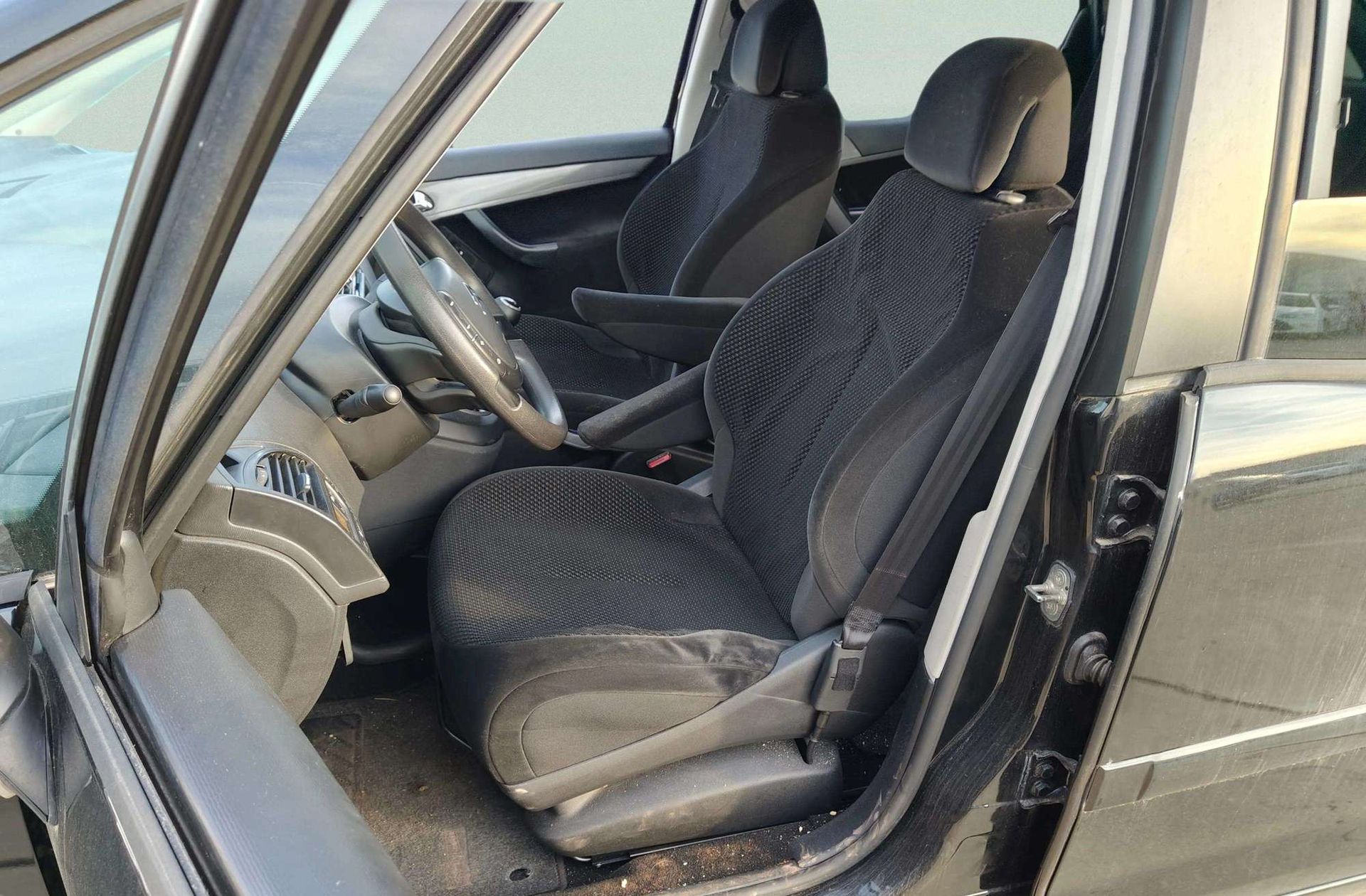 Citroën C4 Picasso 1.6 VTi SX - foto 8