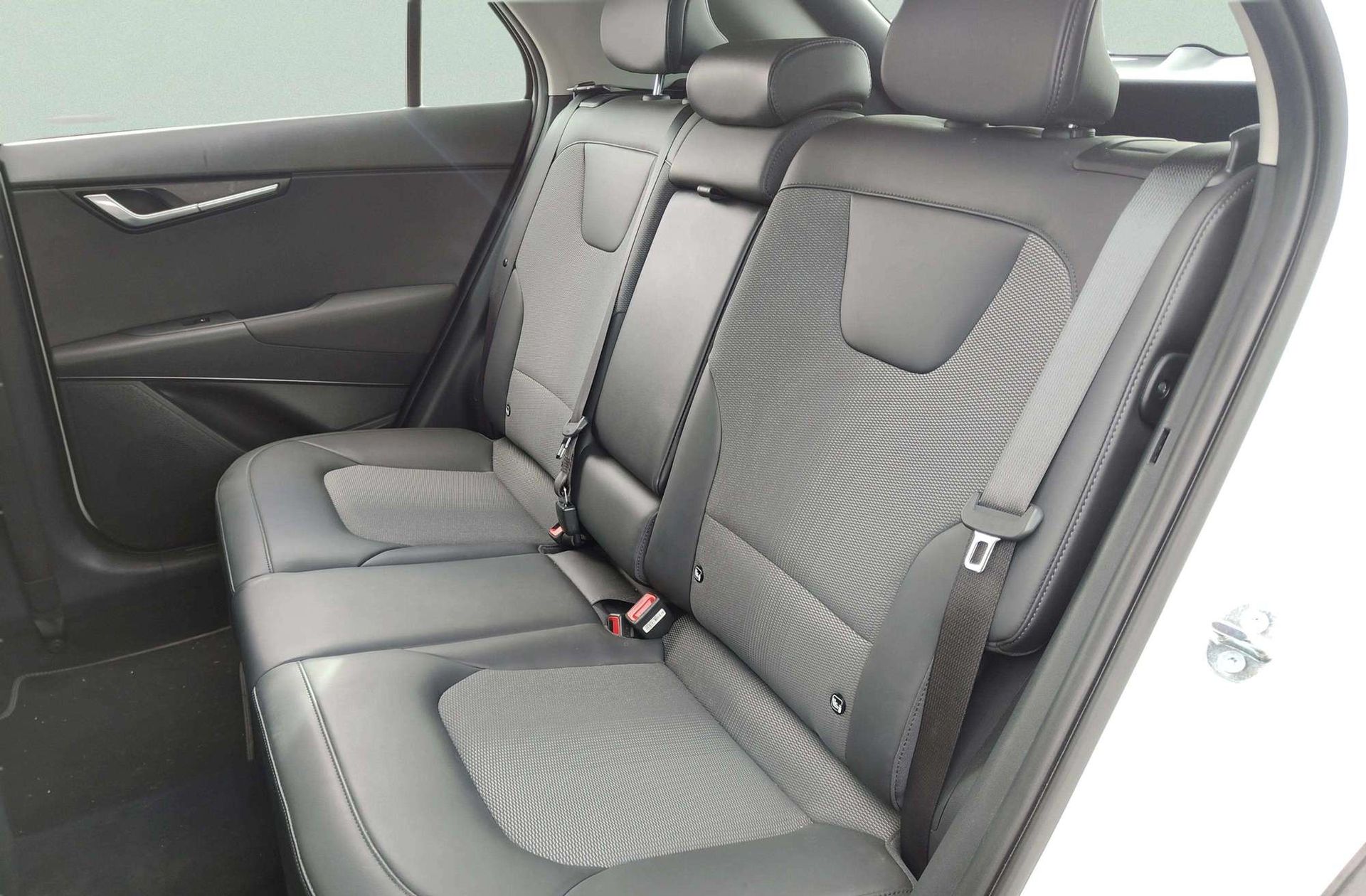 Kia Niro 1.6 GDi HEV Drive - foto 13