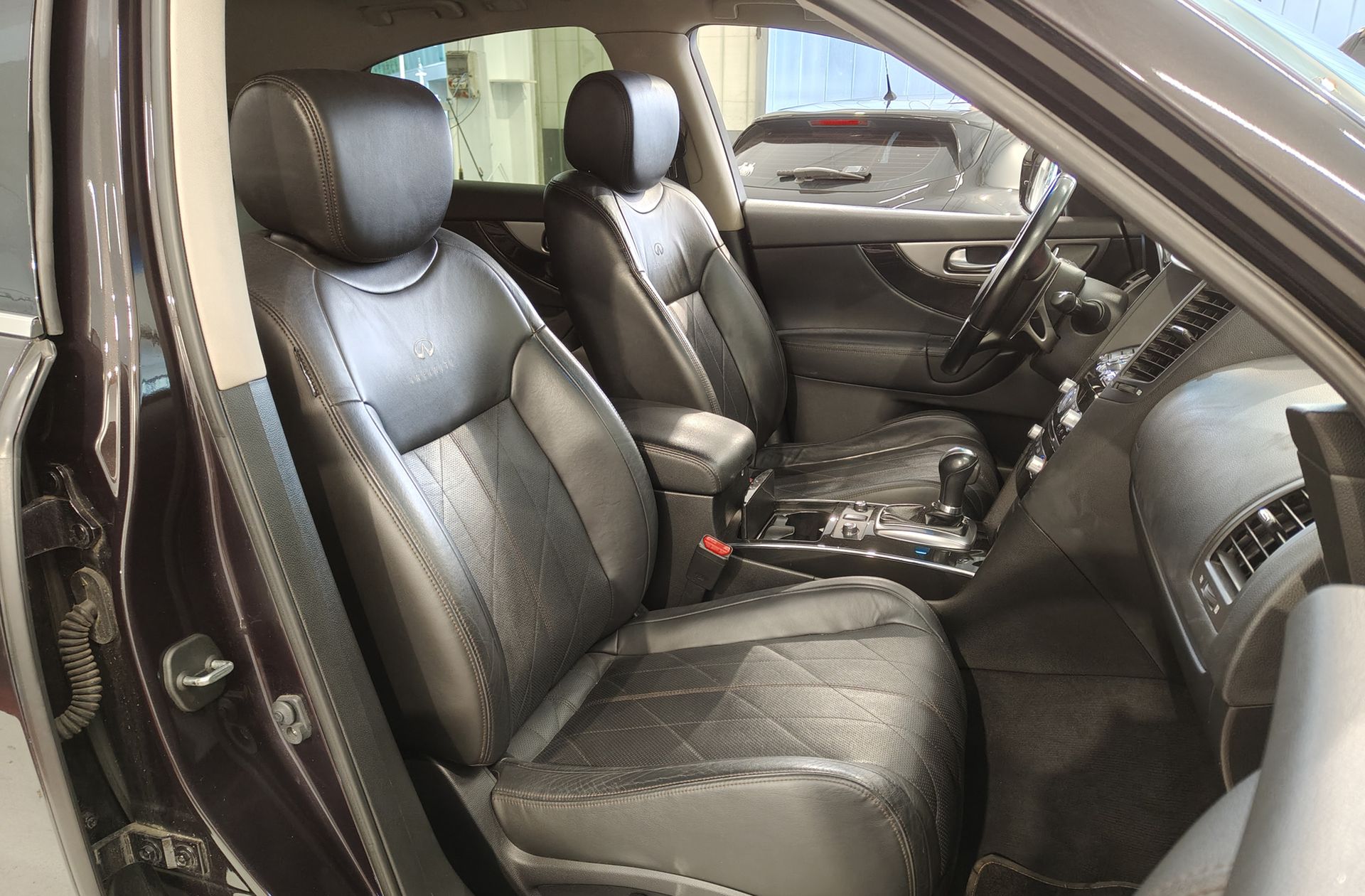 Infiniti FX 3.0 D V6 GT Premium AWD - foto 18