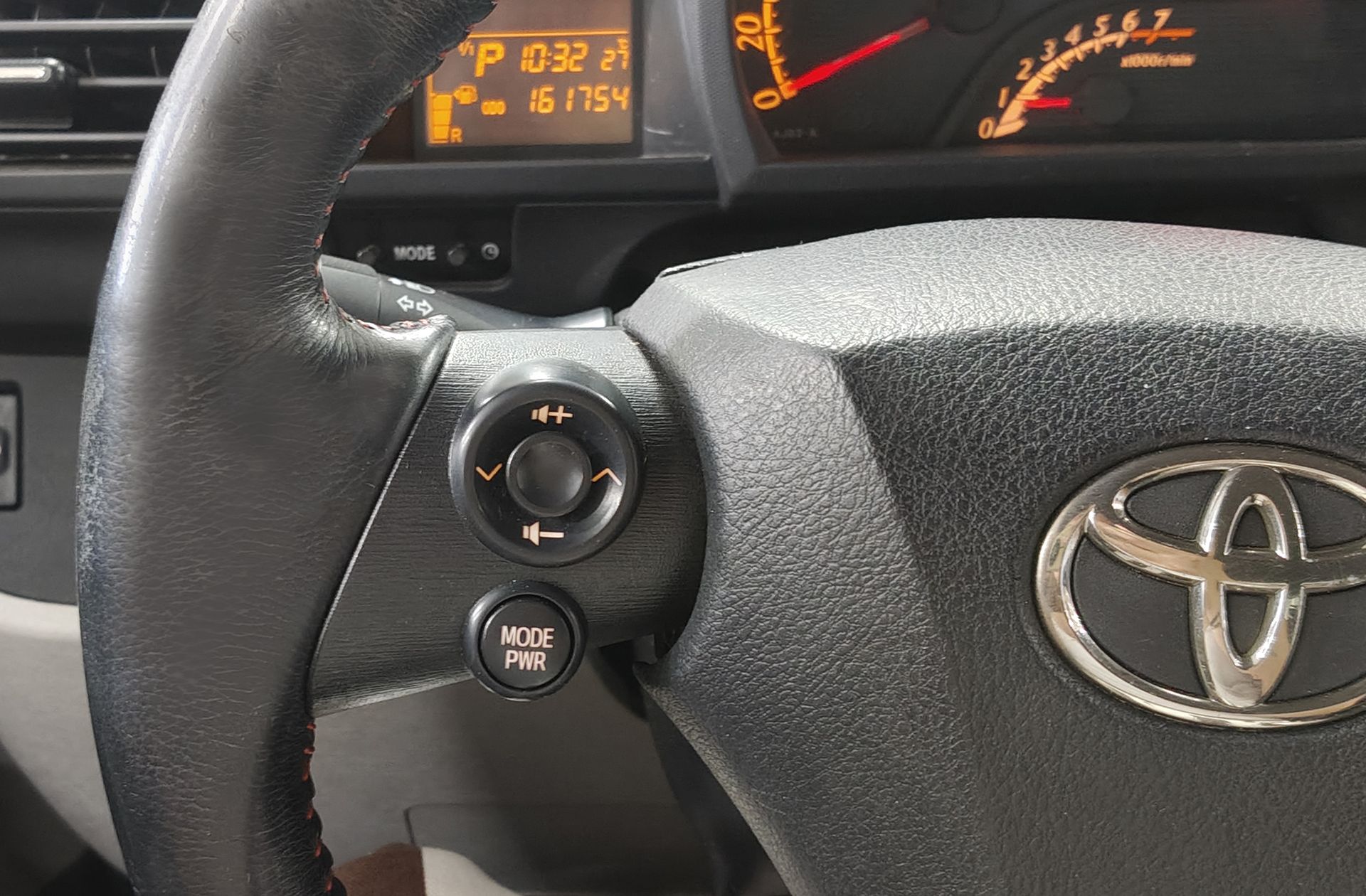 Toyota iQ 1.33 VVT-i MultiDrive S - foto 16