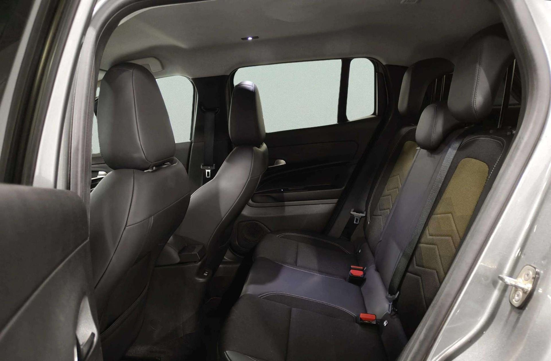 Jeep Avenger 1.2 G 1st Edition - foto 13