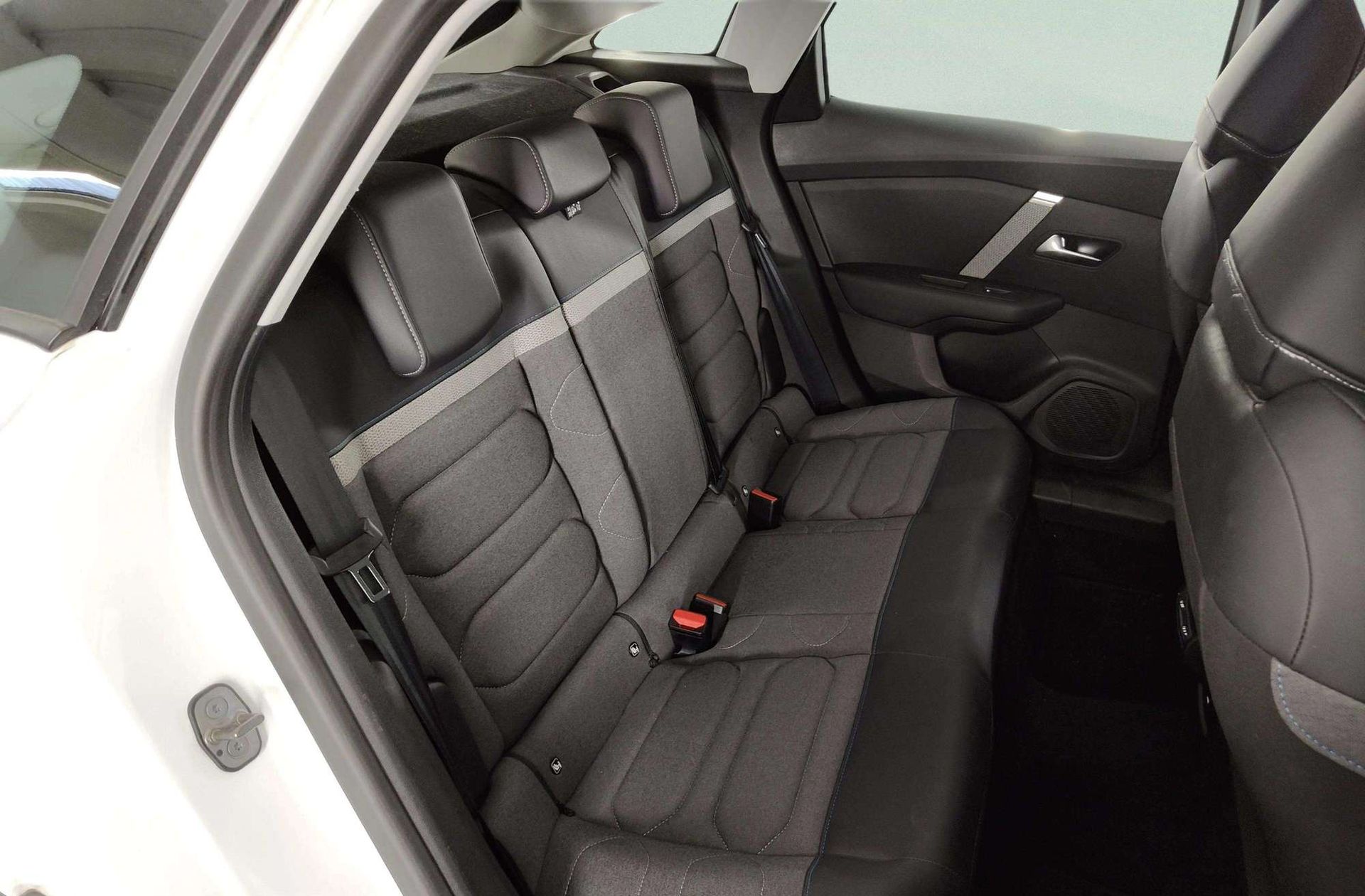 Citroën C4 BlueHDi 130 Plus EAT8 - foto 19