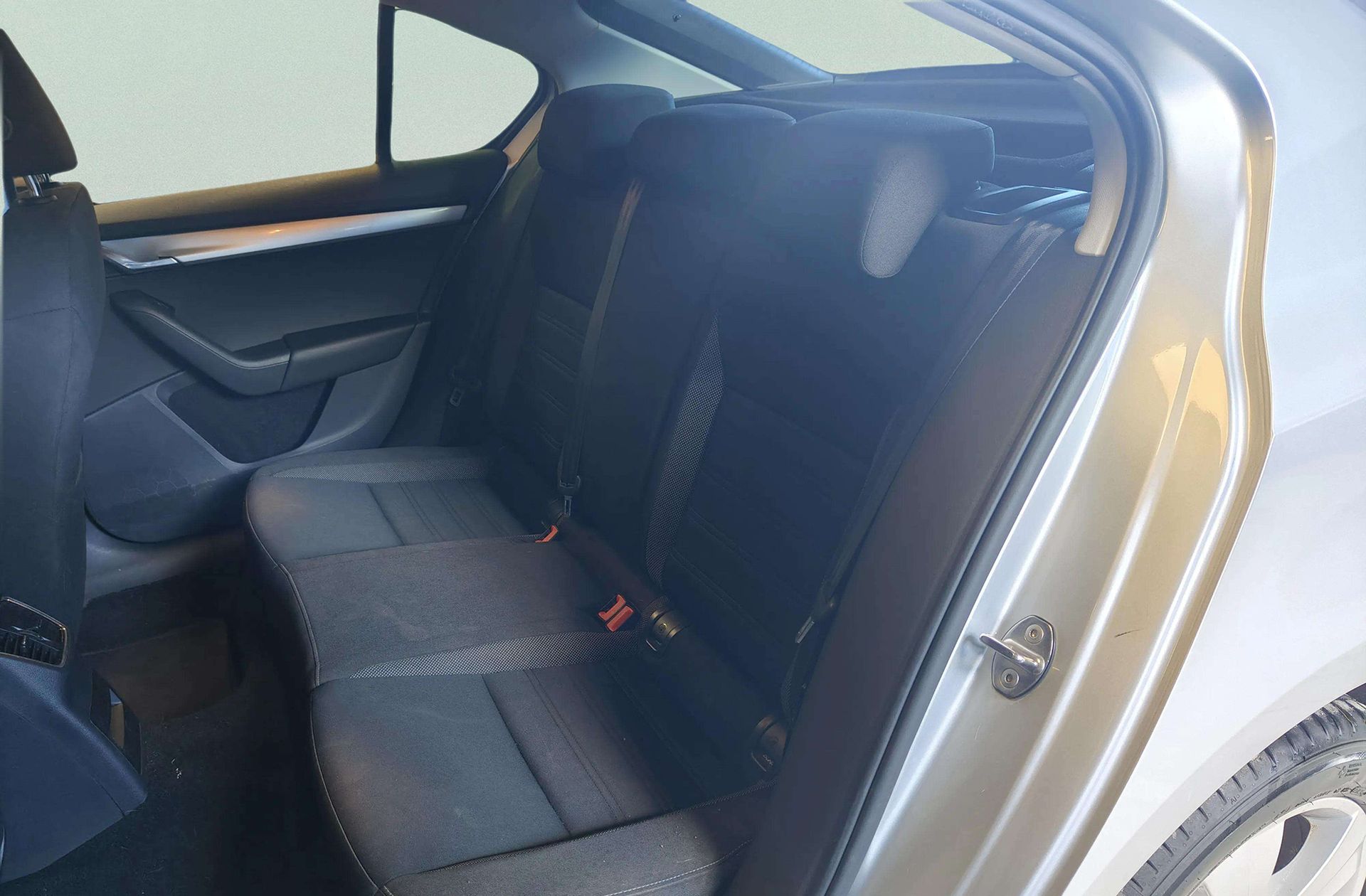 Škoda Octavia 1.6 TDI Like - foto 11