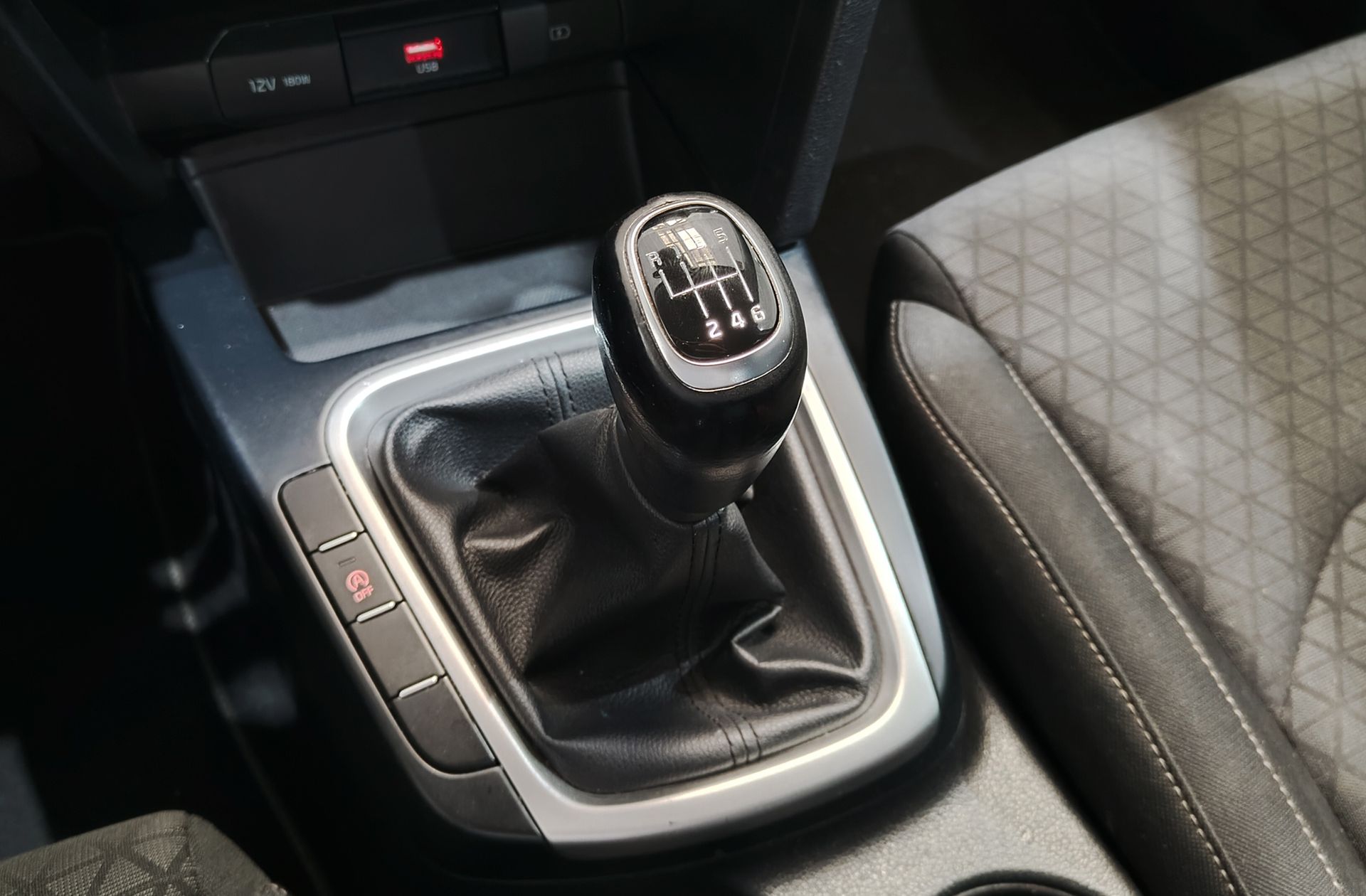 Kia Ceed 1.4 T-GDi Drive - foto 5