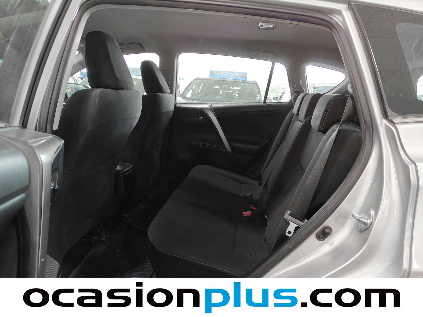 Foto asientos traseros Toyota Rav4 Toyota Rav4 120D Advance 4x2 (124 CV)