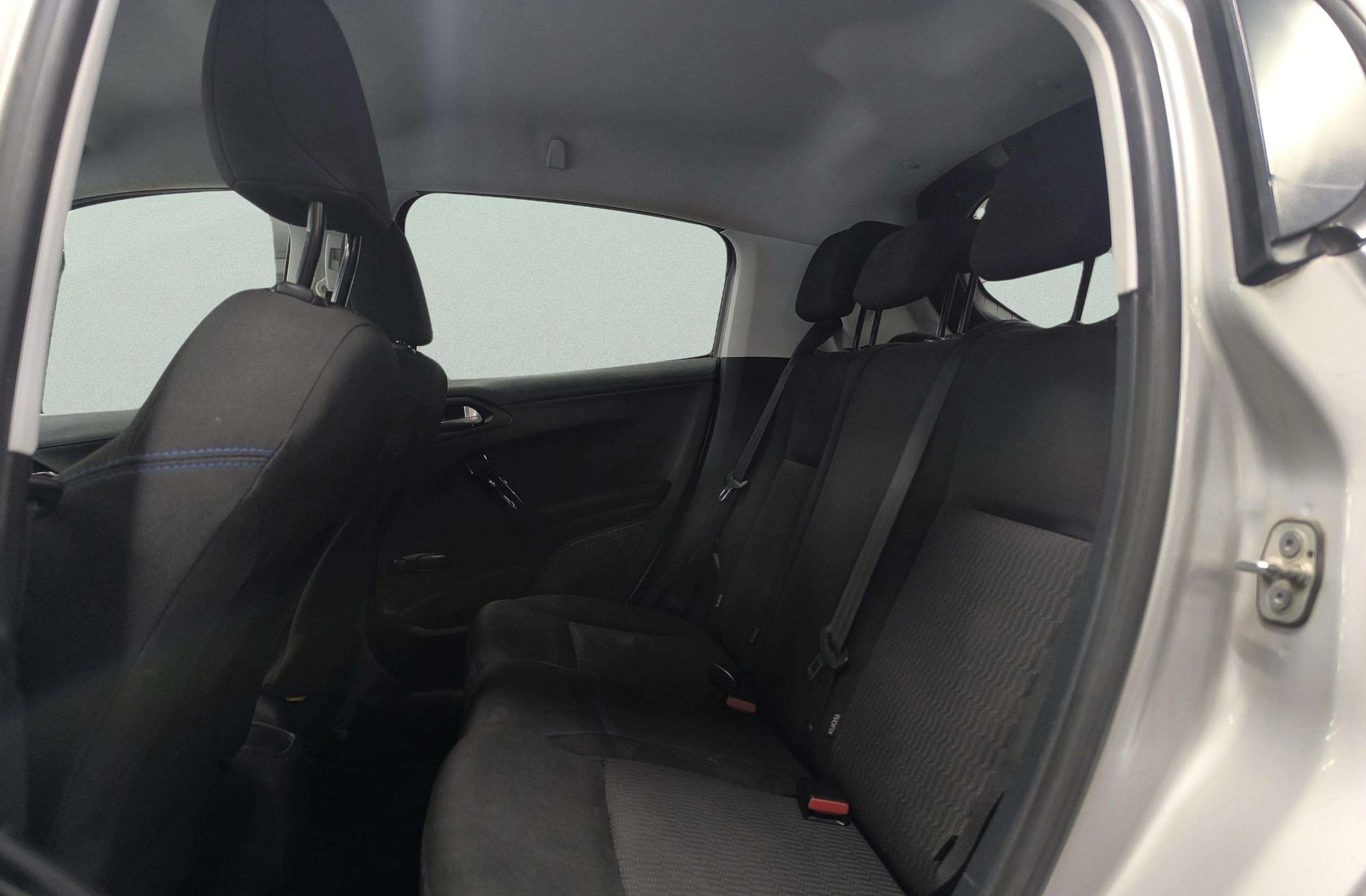 Peugeot 208 1.6 BlueHDi Style - foto 10