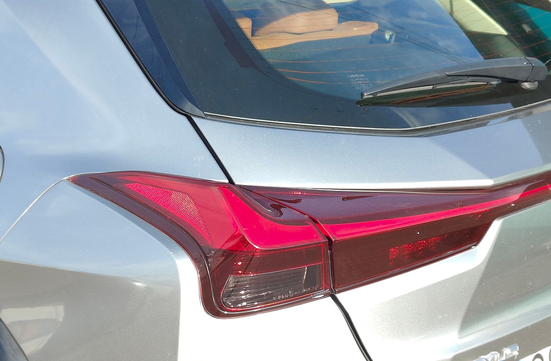 Lexus UX 250h Luxury - foto 19