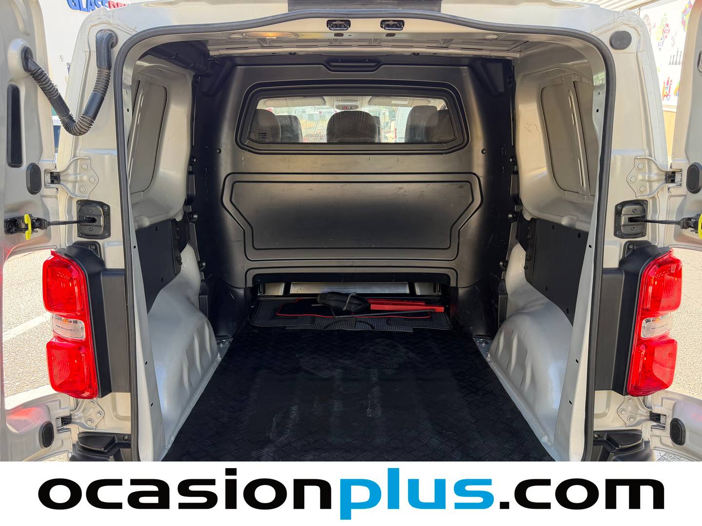 Foto asientos delanteros Peugeot Expert Peugeot Expert Furgon DC 2.0 BlueHDi 120 Pro Standard (122 CV)