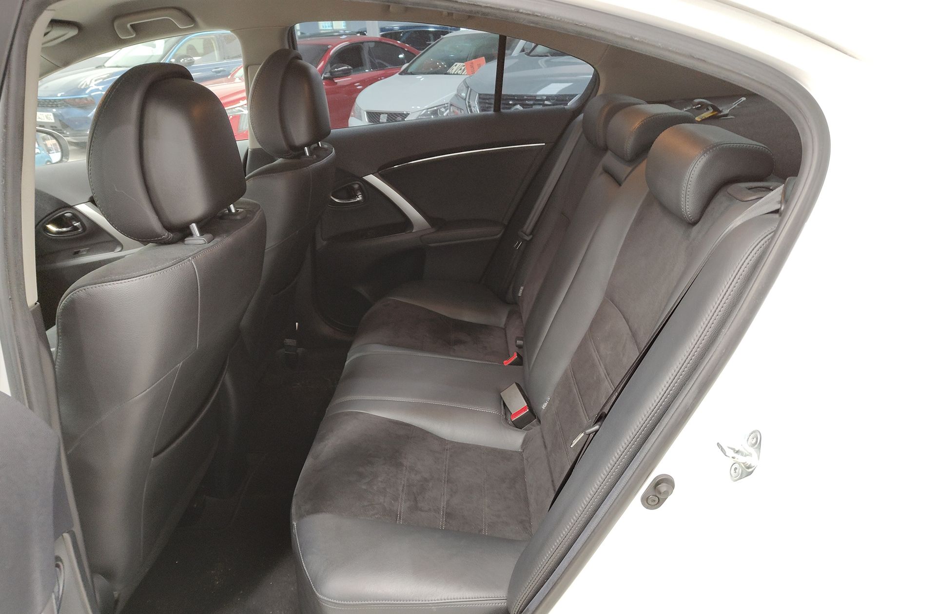 Toyota Avensis 140 Advance - foto 13