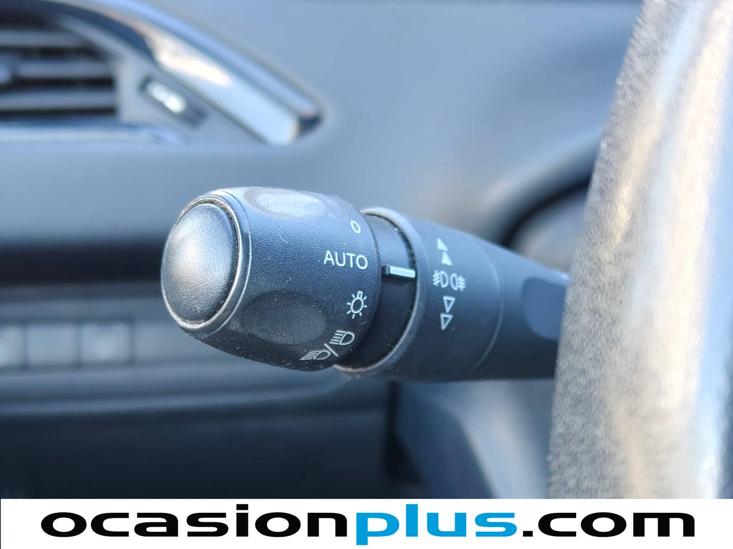 Foto Peugeot 208 Peugeot 208 PureTech Signature (82 CV)