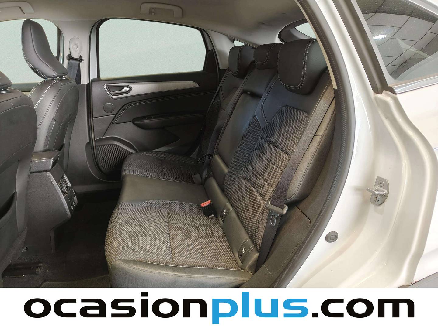 Foto asientos traseros Renault Arkana Renault Arkana Zen TCe  (140 CV) EDC Microhíbrido