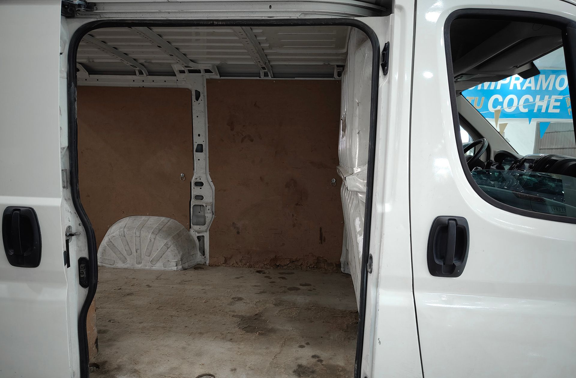 Peugeot Boxer Furgon BlueHDi 140 330 L1H1 - foto 8