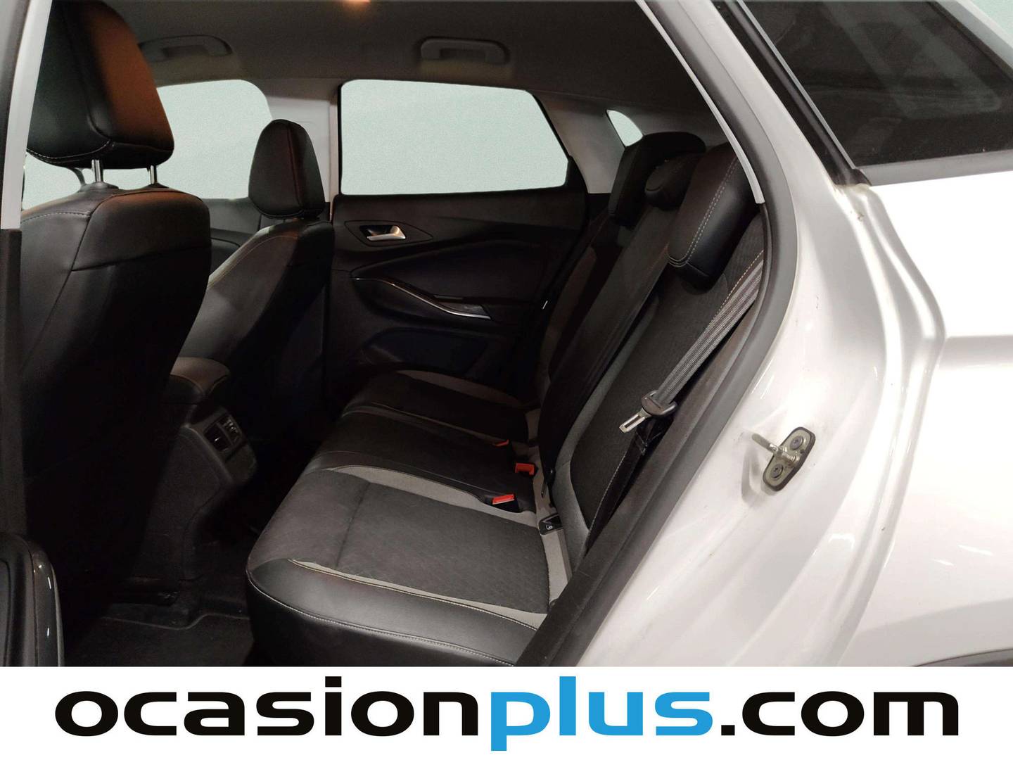 Foto asientos traseros Opel Grandland X Opel Grandland X 1.2 Turbo Opel 2020 (130 CV)