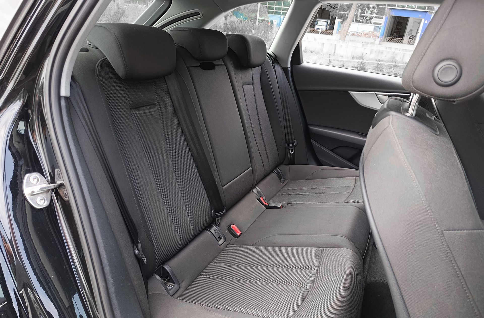 Audi A4 Avant Advanced 35 TFSI S tronic - foto 18