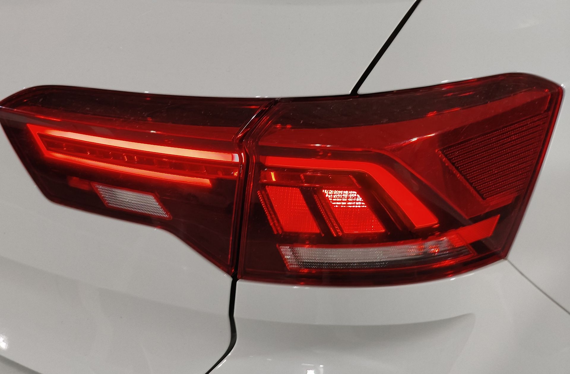 Volkswagen T-Roc Advance R-Line 1.5 TSI DSG - foto 17