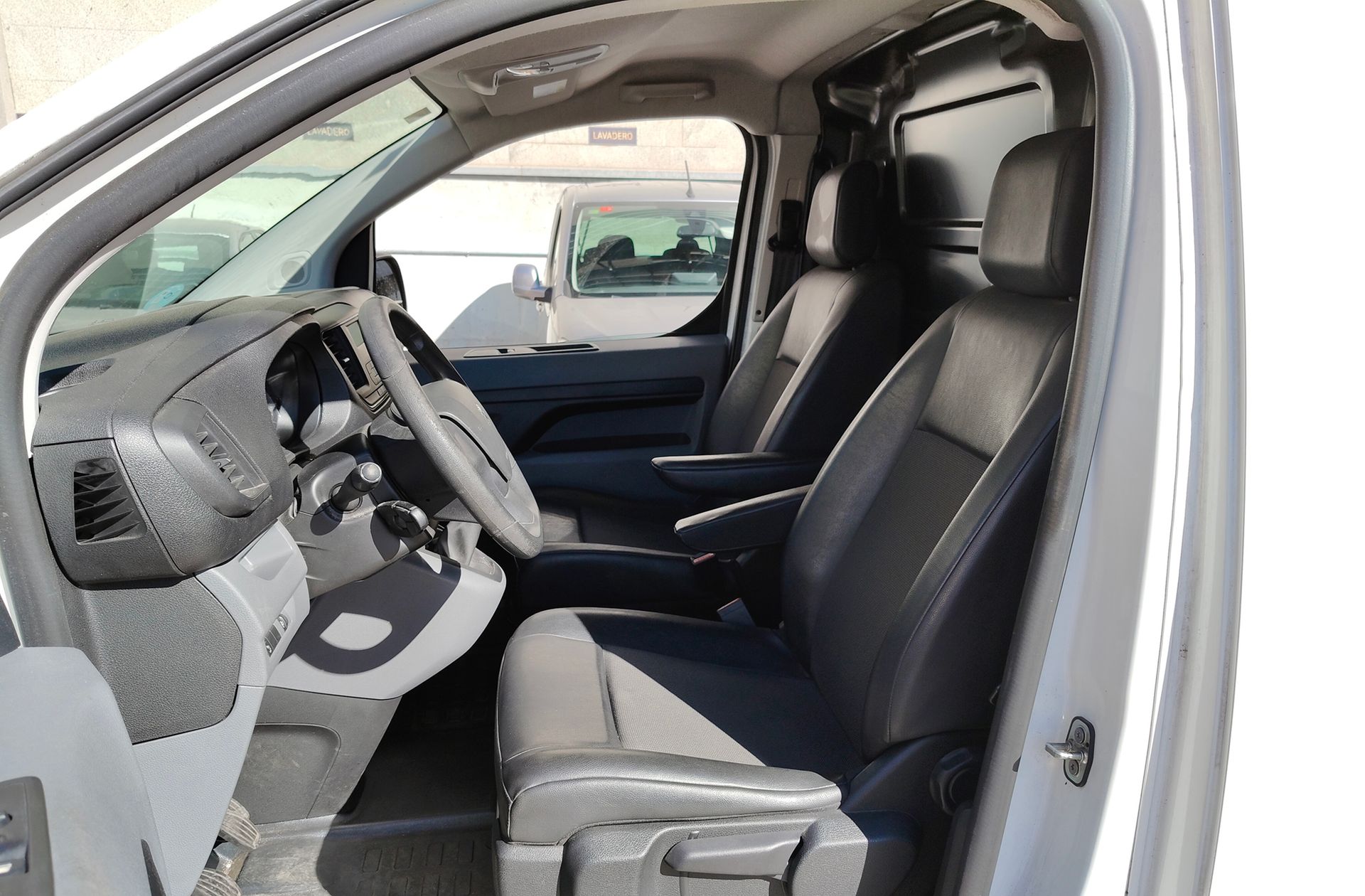 Peugeot Expert Furgon BlueHDi 120 Pro Standard - foto 8