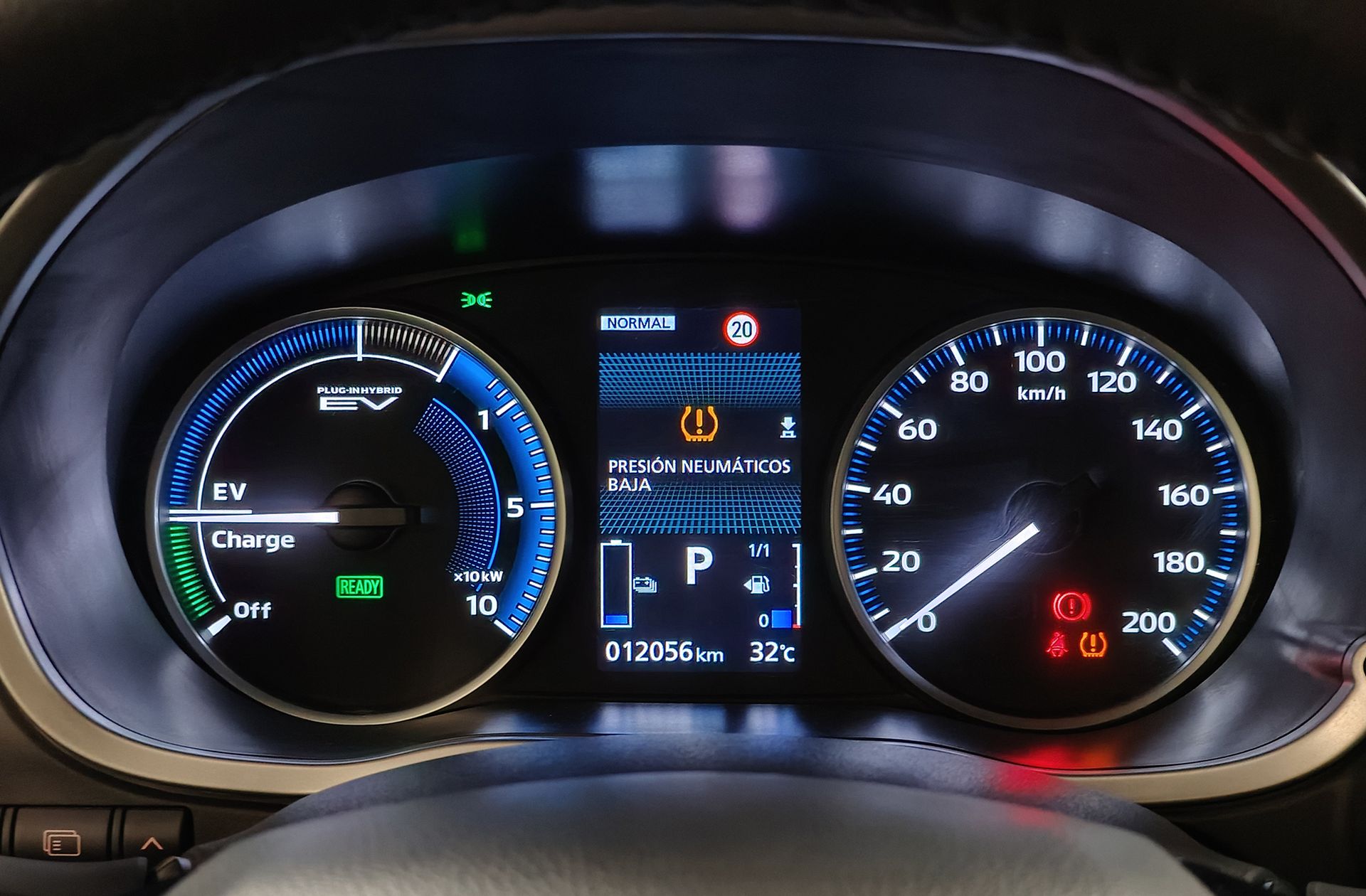 Mitsubishi Eclipse Cross 2.4 PHEV Kaiteki 4WD - foto 25
