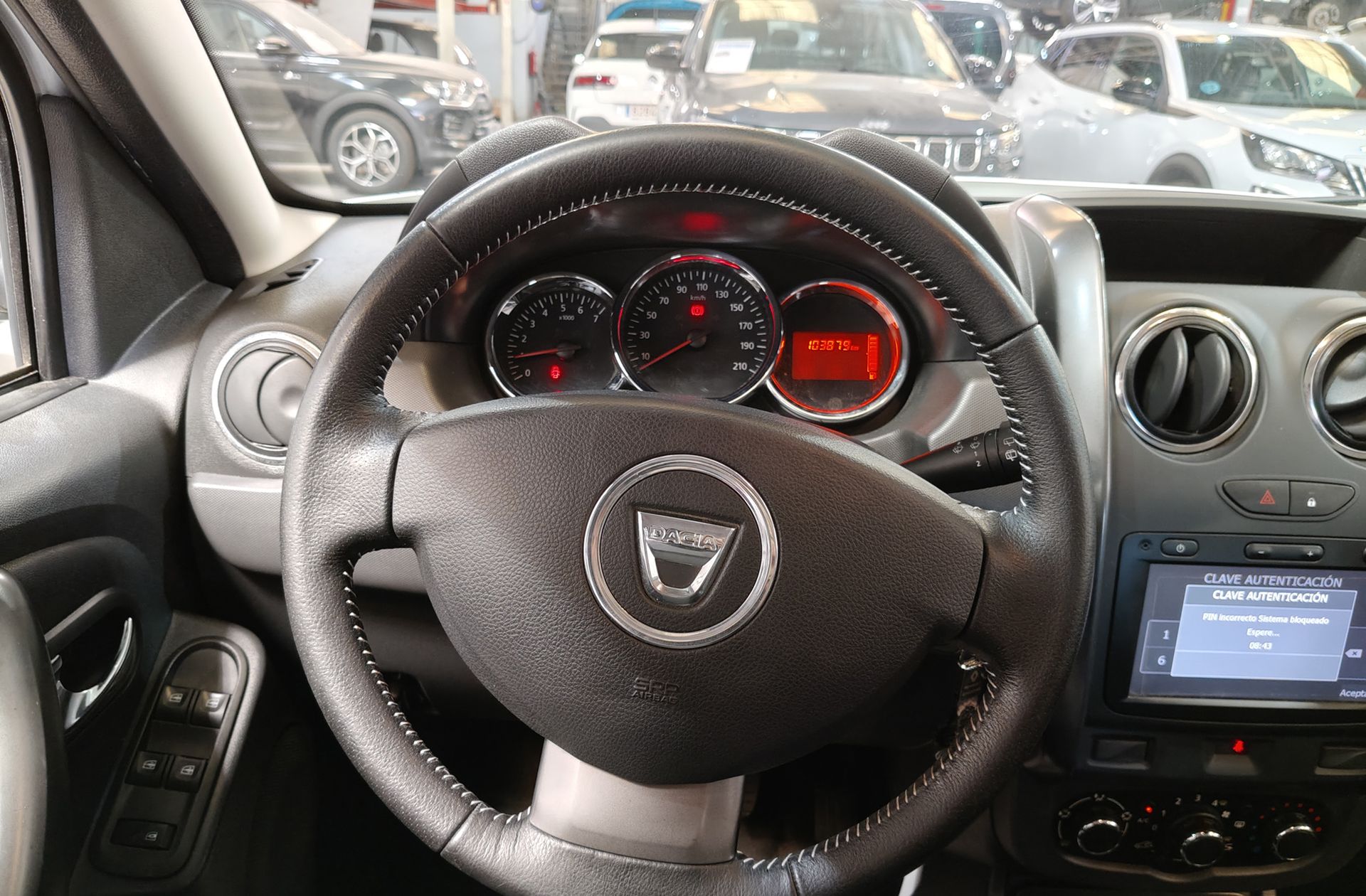 Dacia Duster Laureate dCi - foto 17