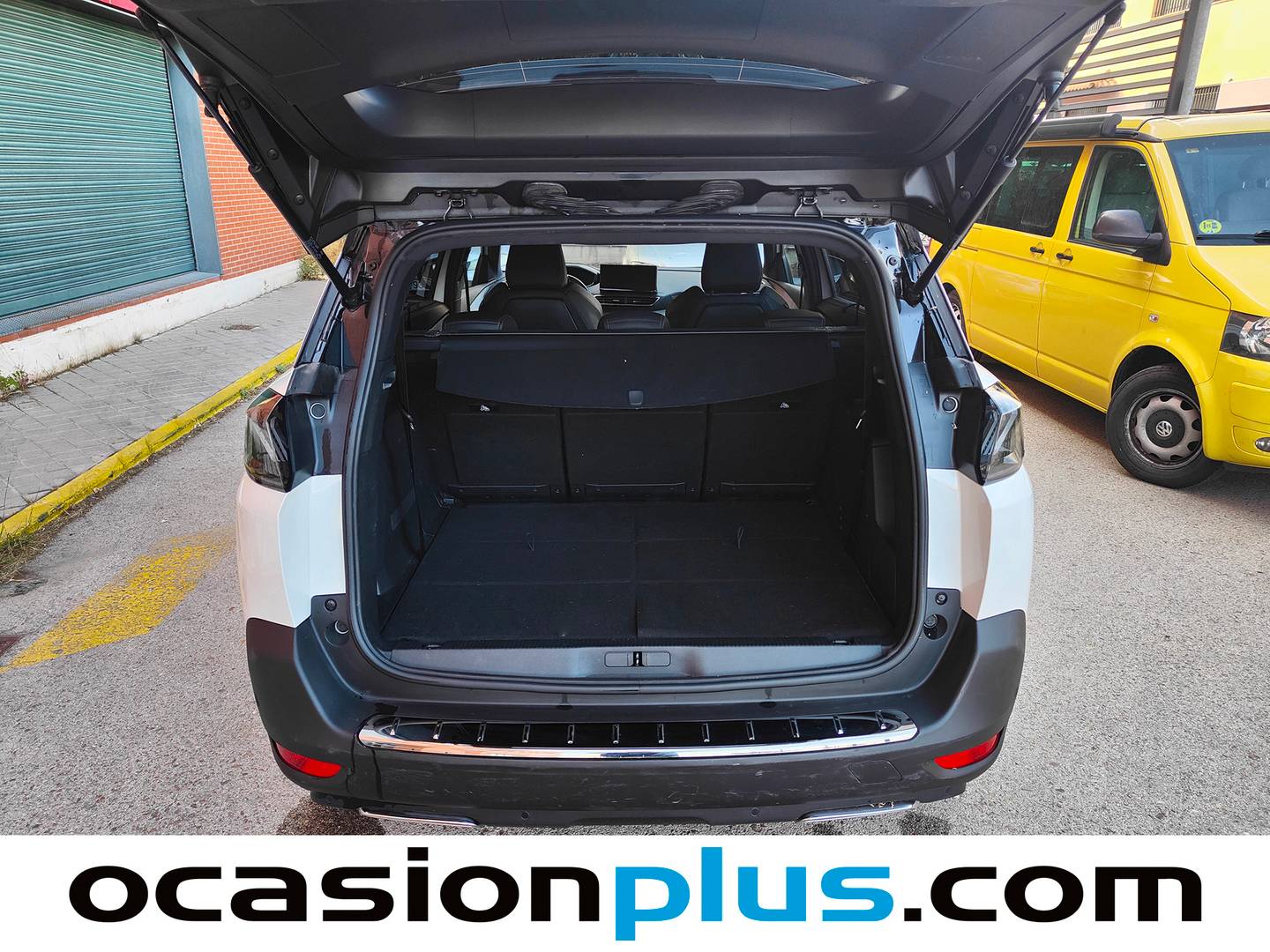 Foto Peugeot 5008 Hybrid Peugeot 5008 Hybrid 1.2 GT eDCS6 (136 CV) 7 Plazas siete plazas