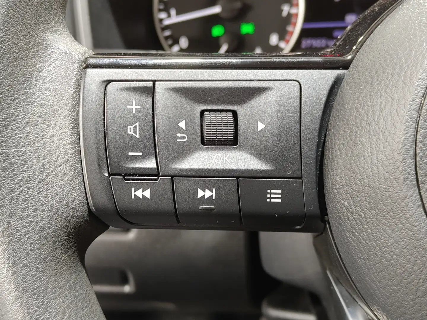 Foto Nissan QASHQAI Nissan Qashqai DIG-T 140 mHEV Visia (140 CV)