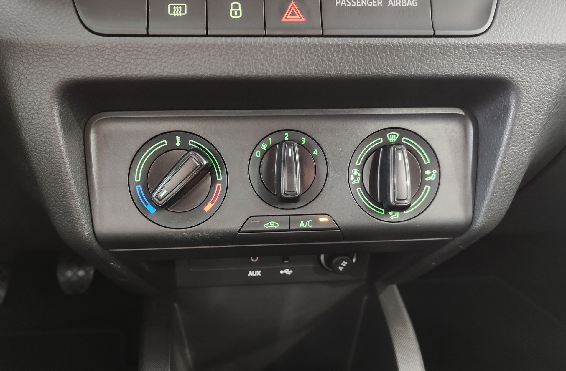 Škoda Fabia 1.0 TSI Like - foto 26