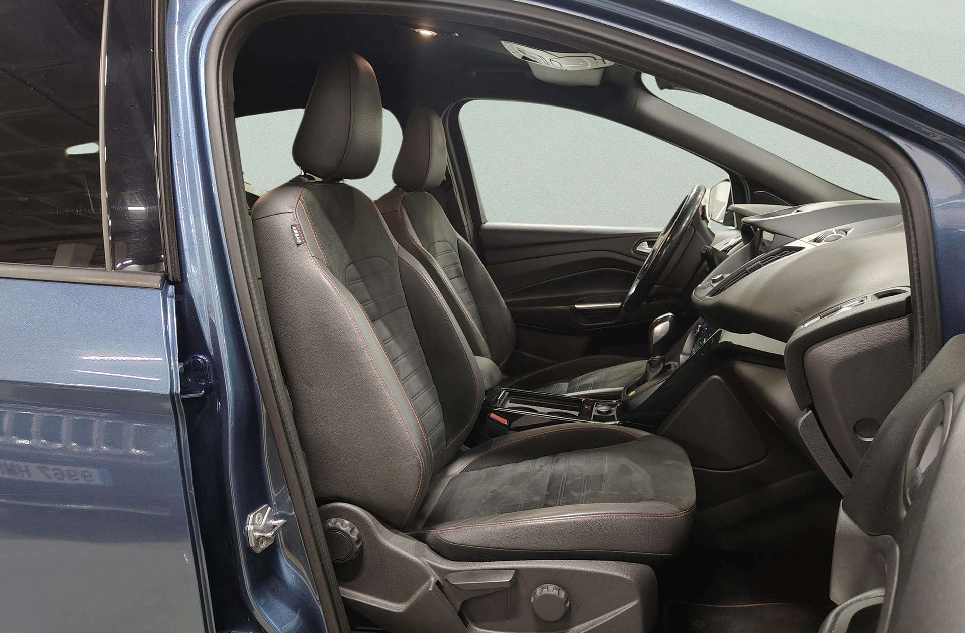 Ford Kuga 1.5 EcoBoost ST-Line Limited Edition 4x4 - foto 23