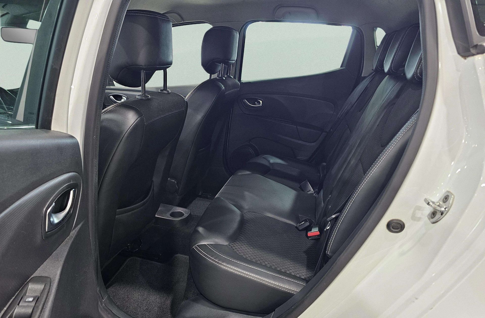 Renault Clio Zen TCe - foto 11