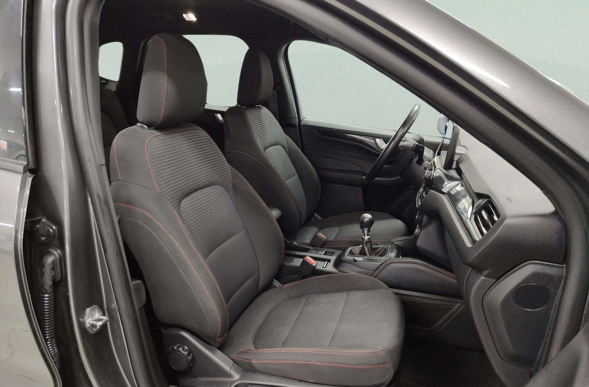 Ford Kuga 1.5 EcoBoost ST-Line 4x2 - foto 19