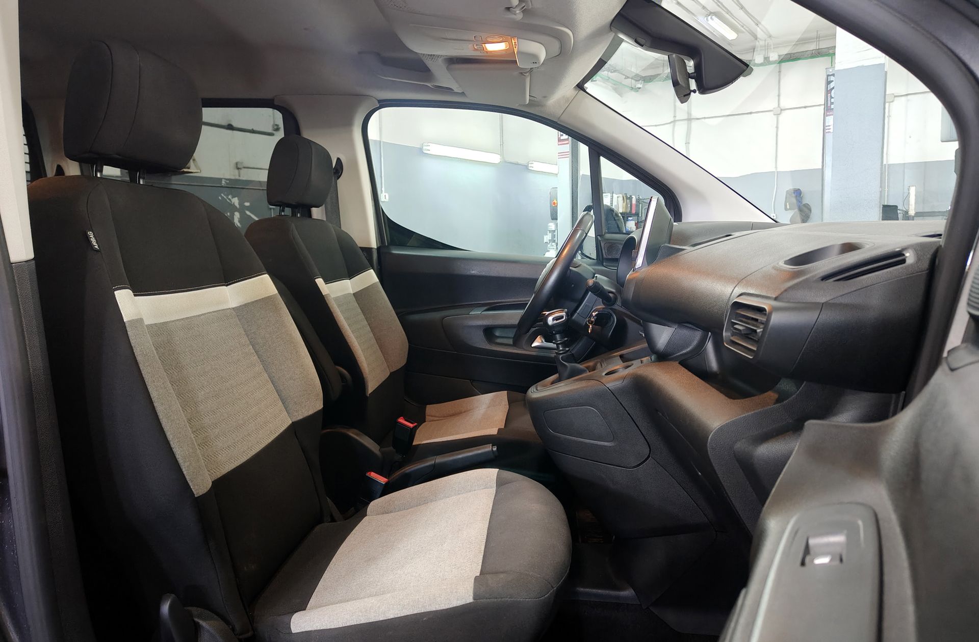 Citroën Berlingo BlueHDi 130 Talla M Shine Business - foto 16