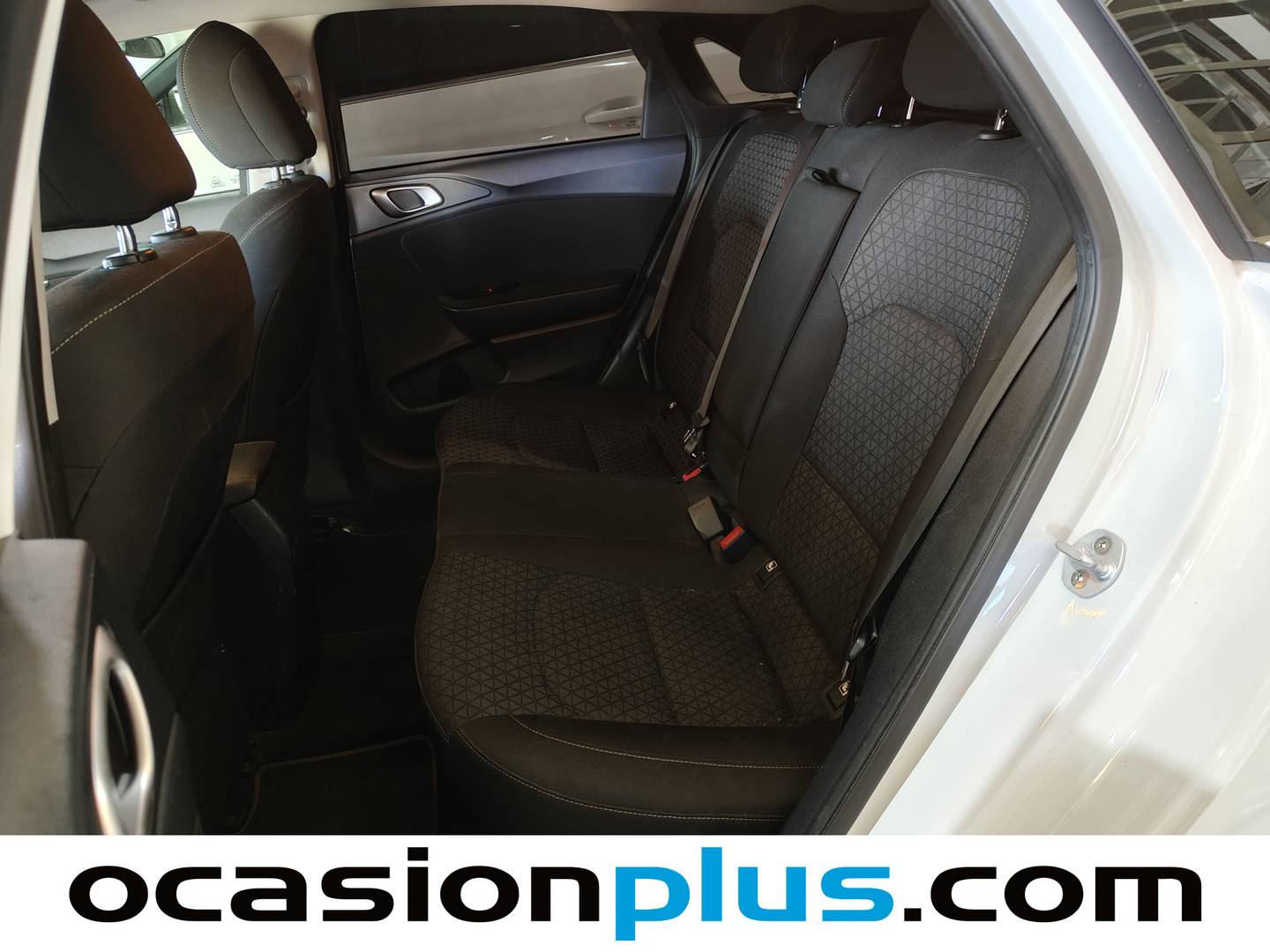 Foto asientos traseros KIA Ceed KIA Ceed 1.0 T-GDi Business (120 CV)