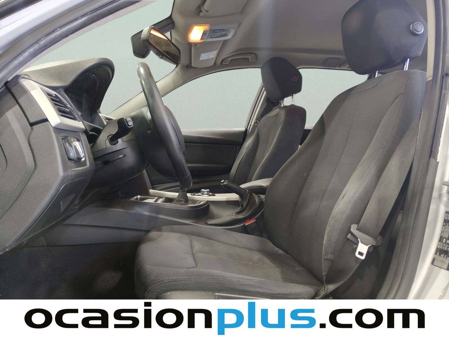 Foto asientos delanteros BMW Serie 3 BMW Serie 3 318d Touring (150 CV)