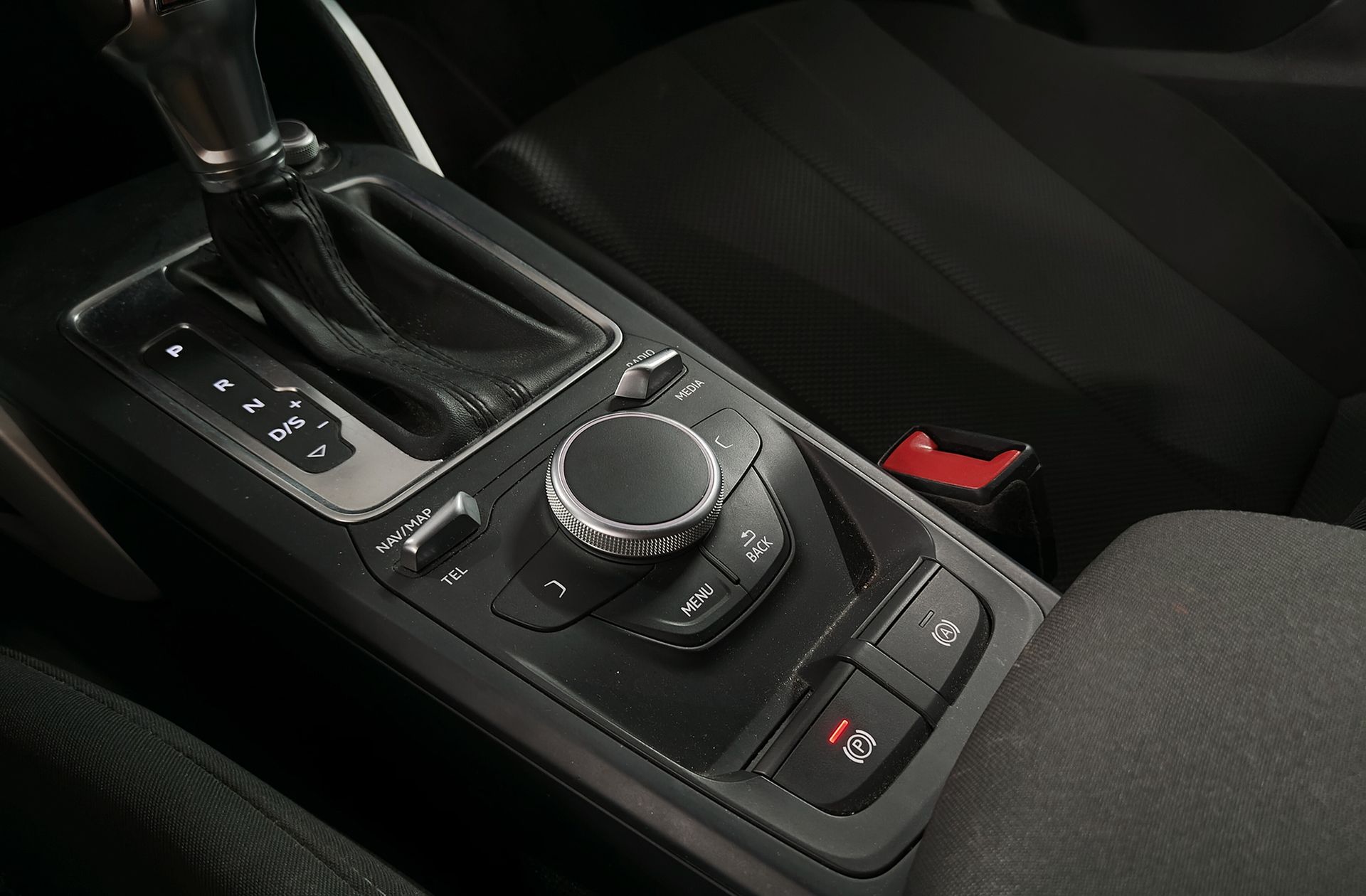 Audi Q2 design 35 TDI S tronic - foto 30