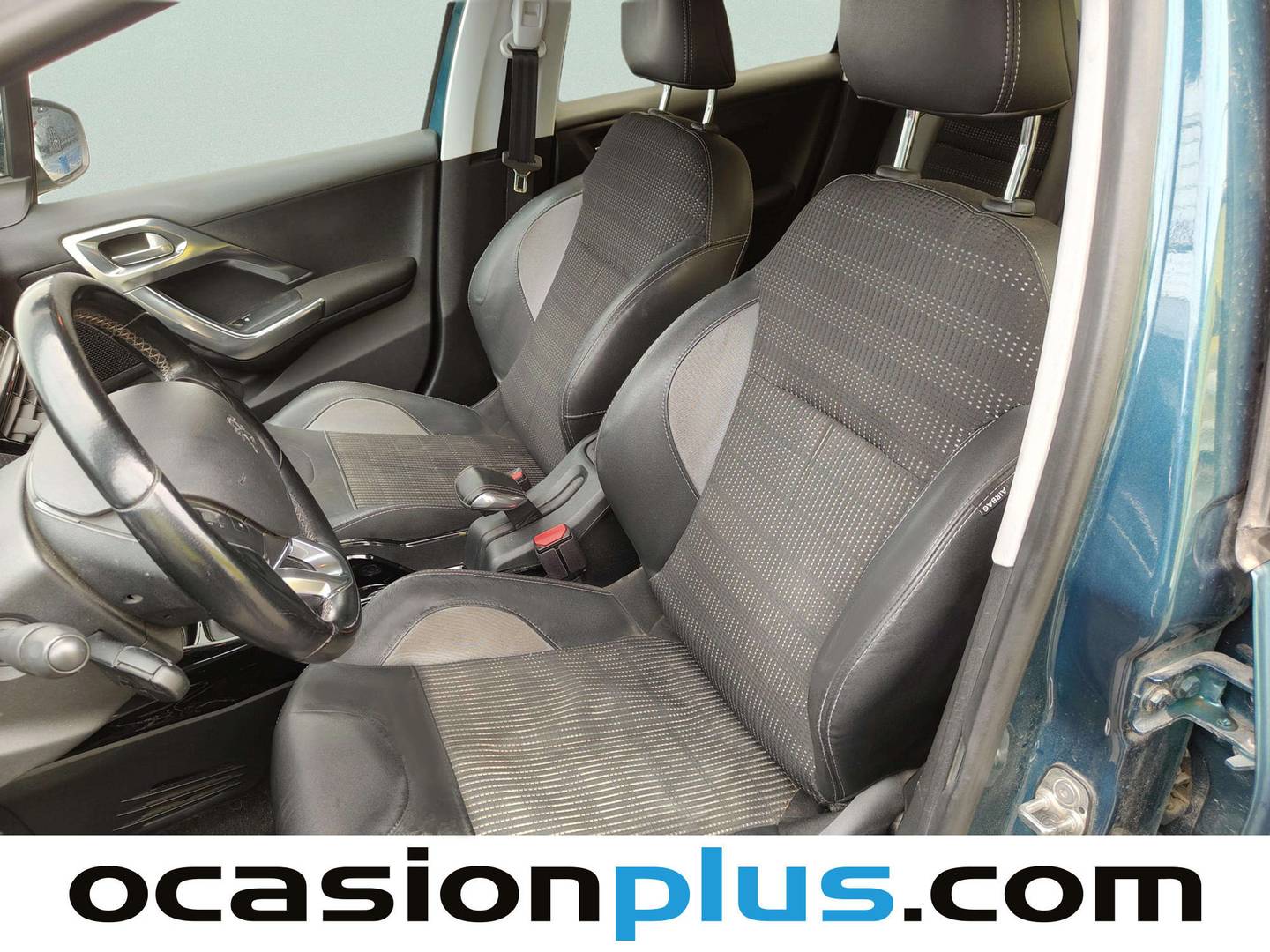 Foto asientos delanteros Peugeot 2008 Peugeot 2008 BlueHDi 100 Allure (100 CV)
