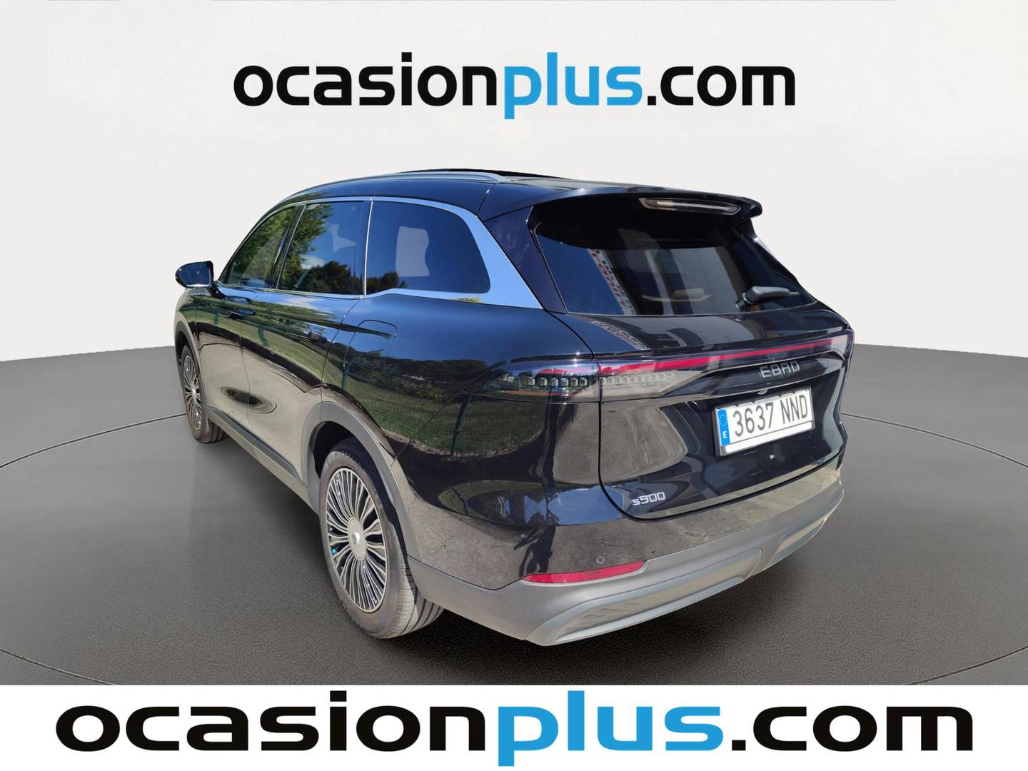 Foto trasera EBRO S900 EBRO S900 1.5 TGDI PHEV 3DHT Luxury 4X4 E-CVT (425 CV) 7 Plazas izquierda