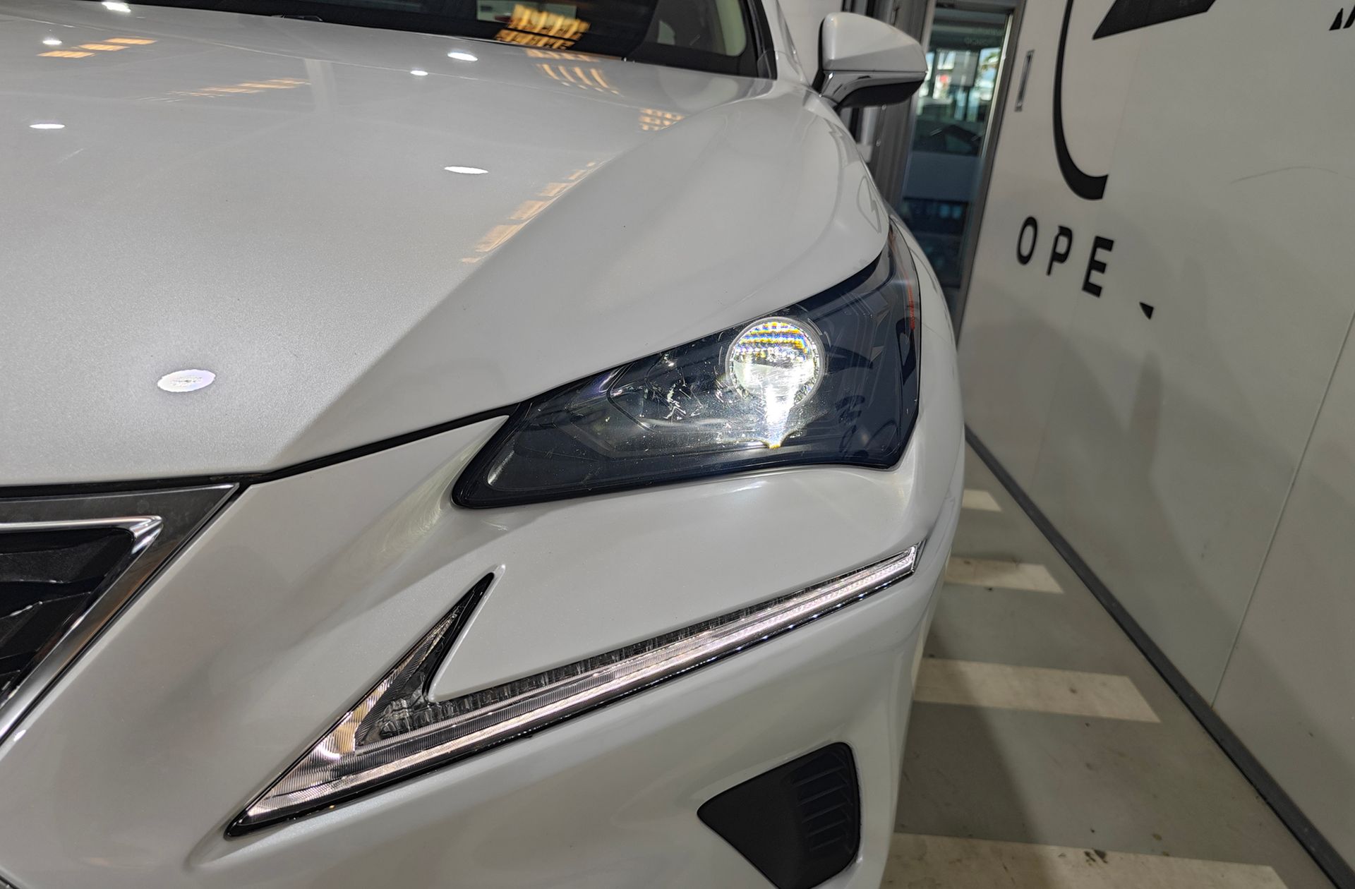 Lexus NX 300h Business 2WD - foto 12