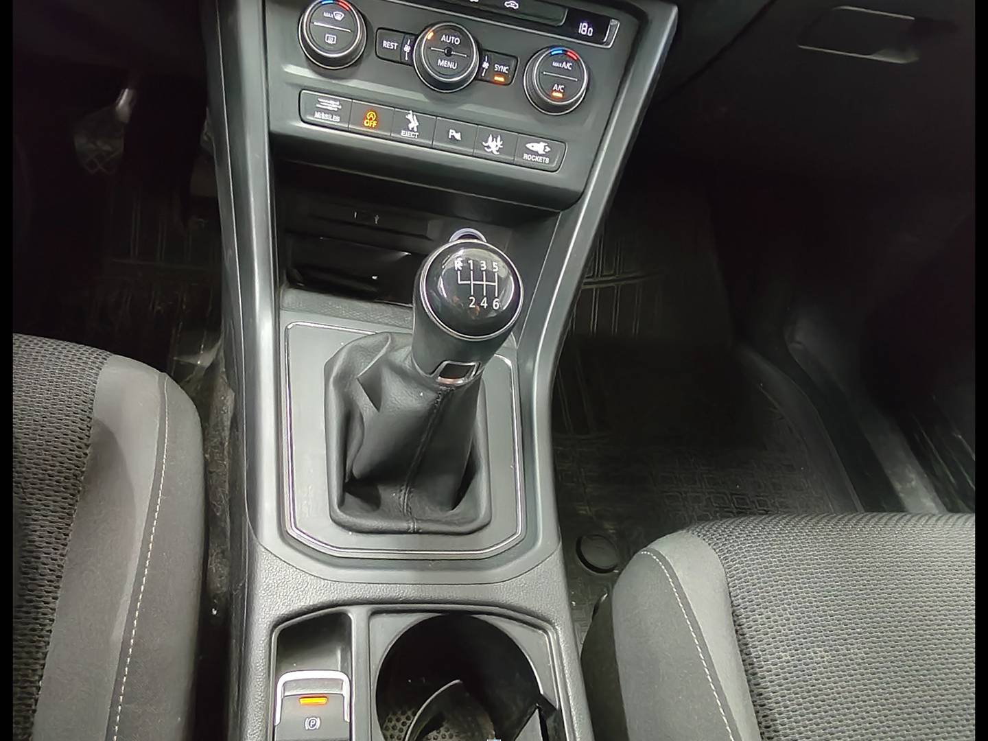 Foto Volkswagen Touran Volkswagen Touran 1.0 TSI Business  (116 CV)