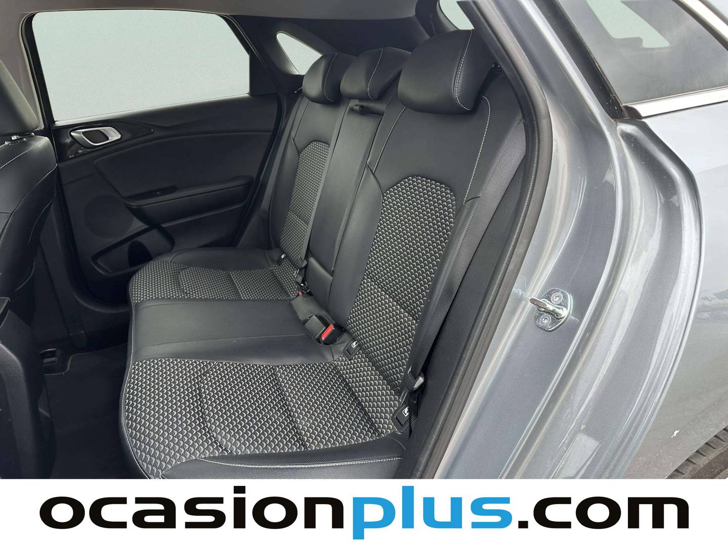 Foto asientos traseros KIA Ceed KIA Ceed 1.5 MHEV Tech DCT (160 CV)