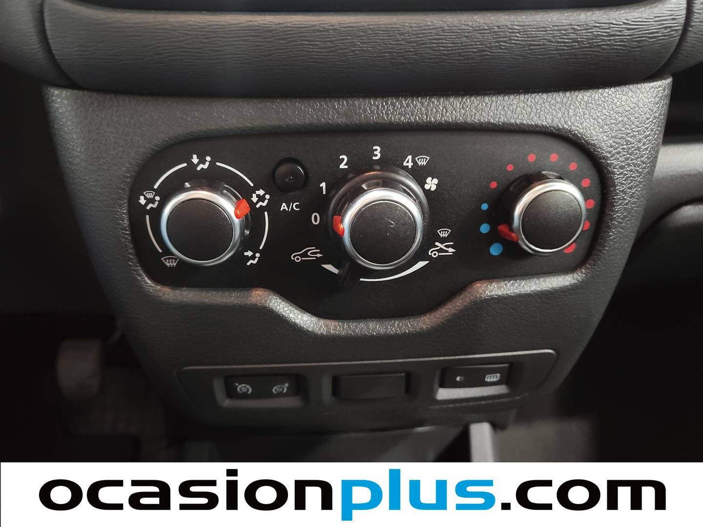 Extras y acabados del Dacia Dokker Dacia Dokker Essential Blue dCi (95 CV)