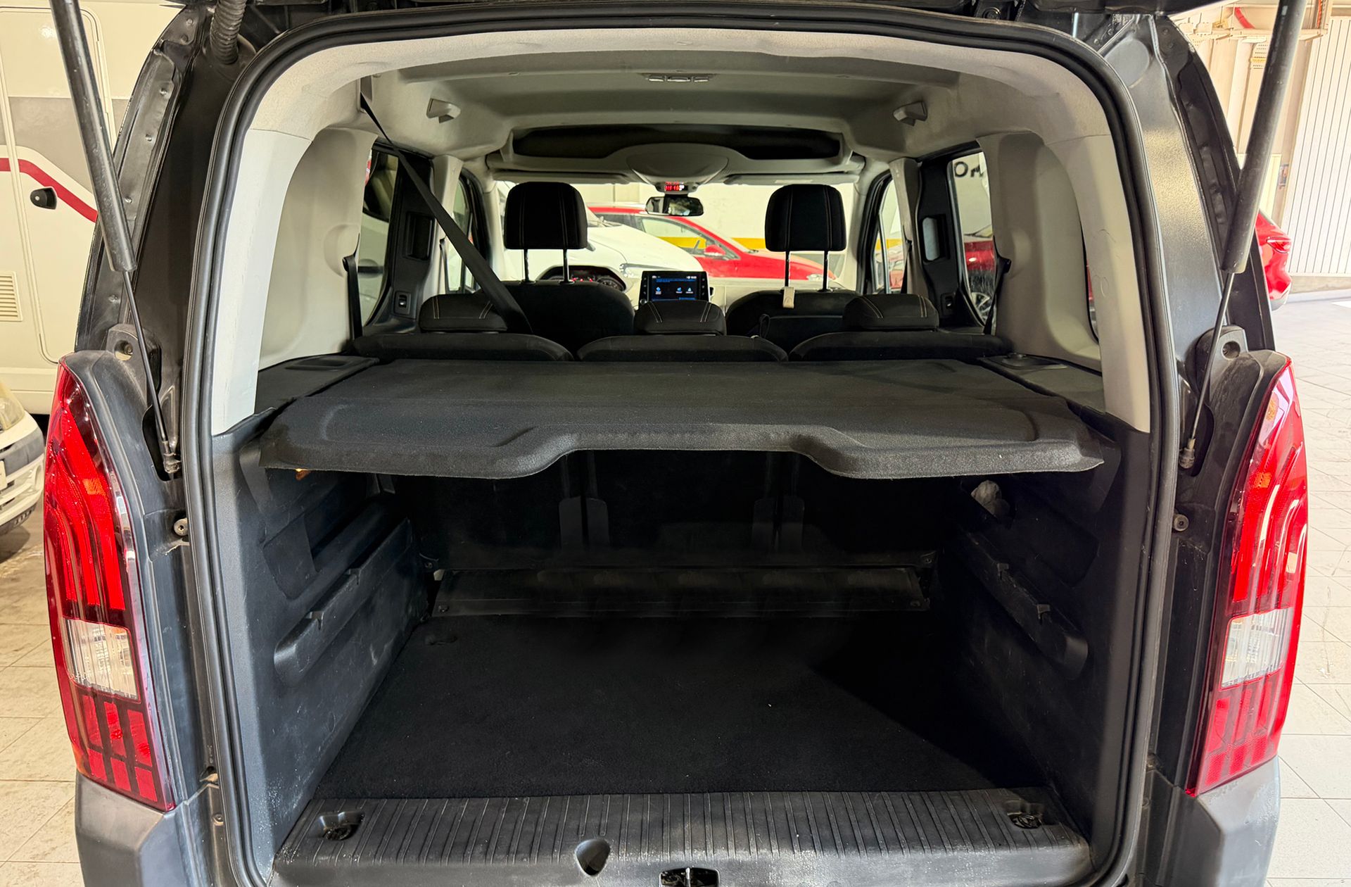Peugeot Rifter BlueHDi 130 GT Line Standard EAT8 - foto 14