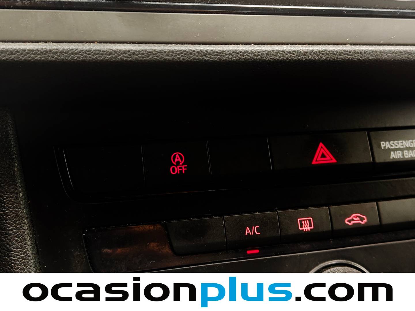 Equipamiento del Seat León Seat León 1.6 TDI S&S Reference (105 CV)