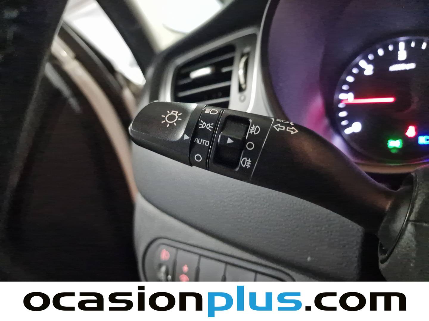Equipamiento del KIA Carens KIA Carens 1.7 CRDi VGT Concept Eco-Dynamics (115 CV) 7 Plazas
