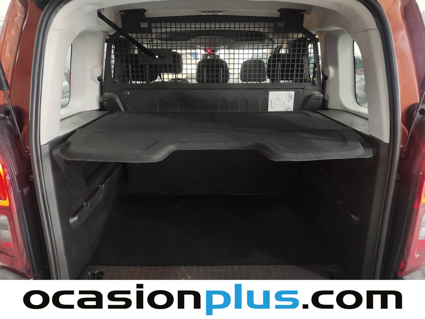 Foto trasera Citroën Berlingo Citroën Berlingo BlueHDi 100 S&S Talla M Feel Business (102 CV) izquierda
