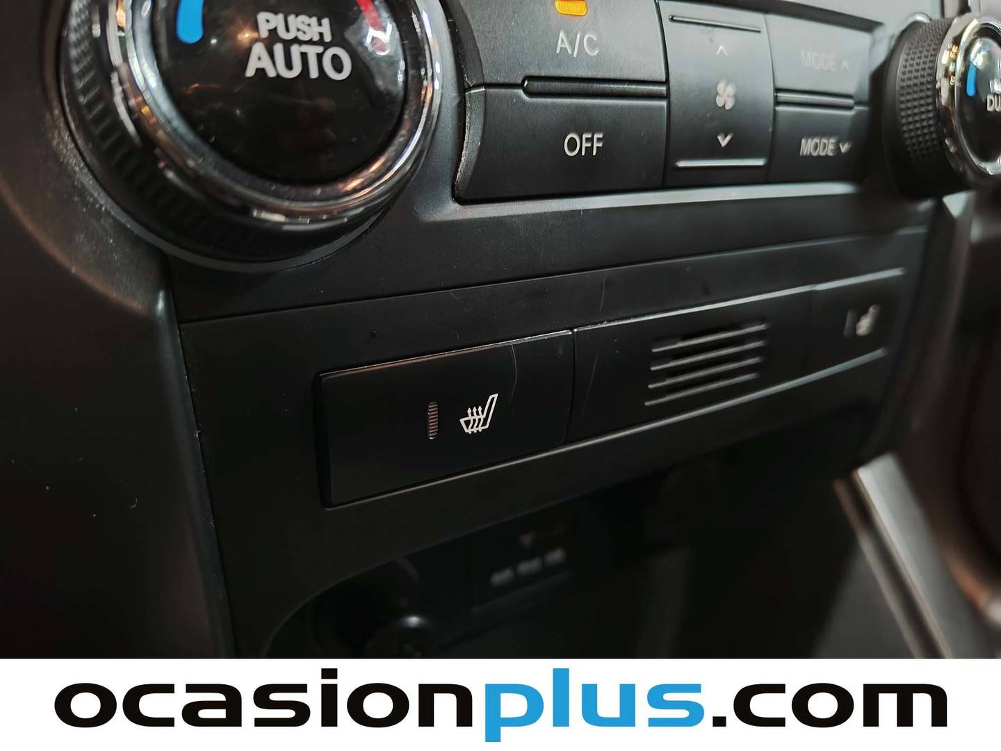 Equipamiento del KIA Sorento KIA Sorento 2.2 CRDi Emotion Auto 4x4  7 Plazas (197 CV)