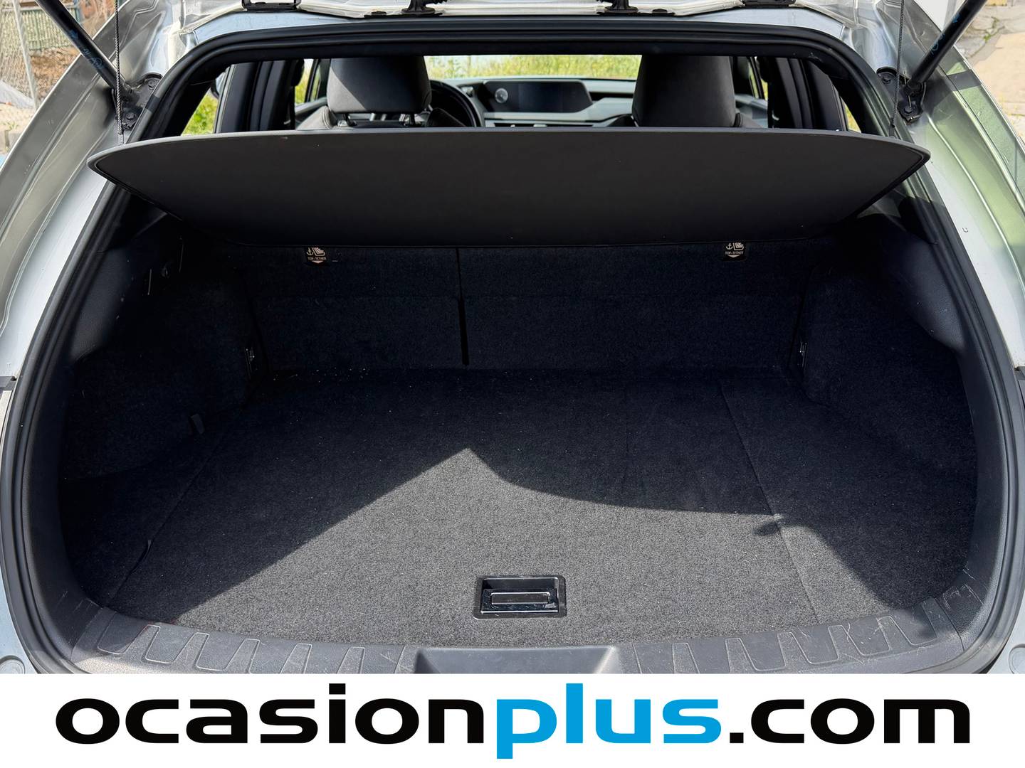 Fotos maletero Lexus UX Lexus UX 250h Business Navigation 2WD (184 CV)