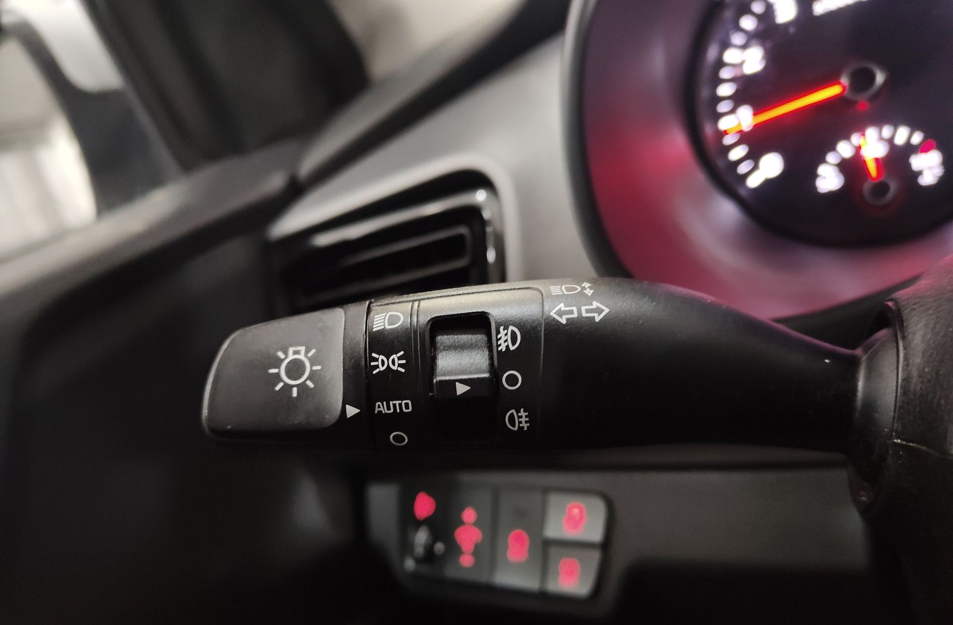 Kia Stonic 1.0 T-GDi Concept - foto 23