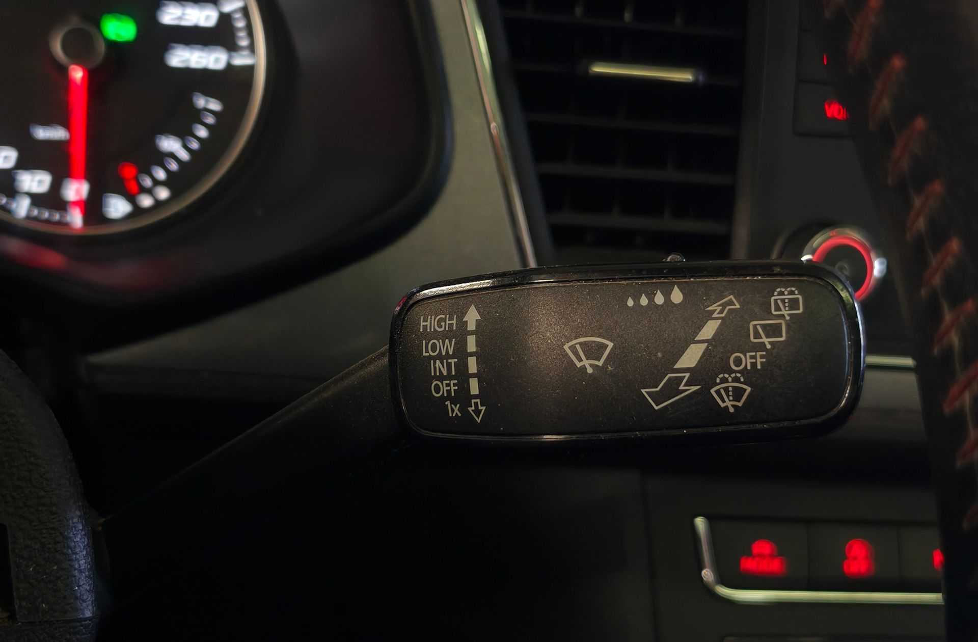 SEAT León ST ST 2.0 TDI FR DSG - foto 28