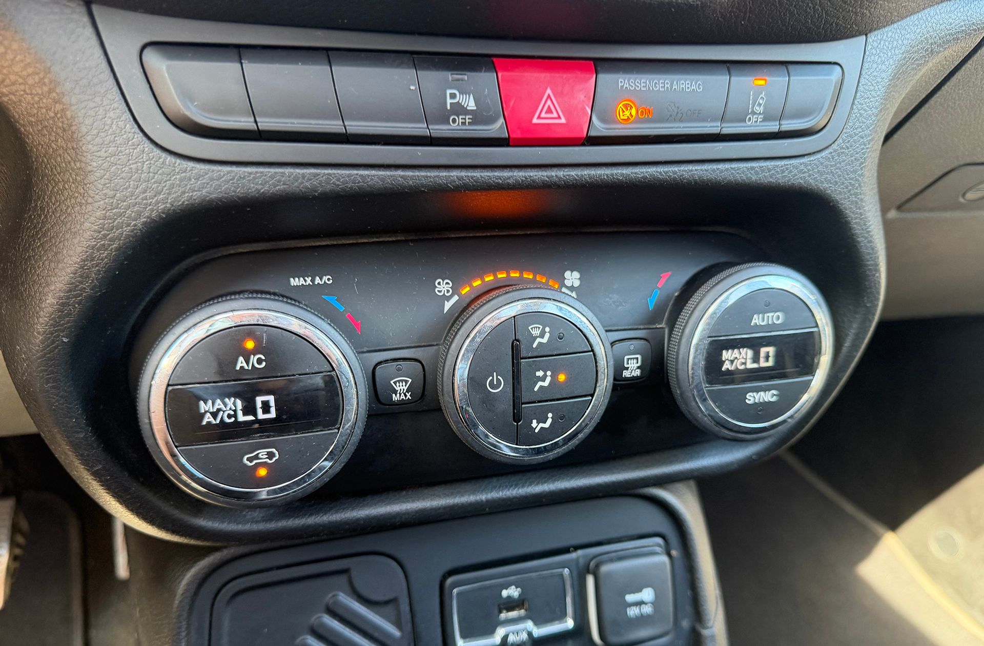 Jeep Renegade 1.4 MultiAir Limited 4x2 - foto 30