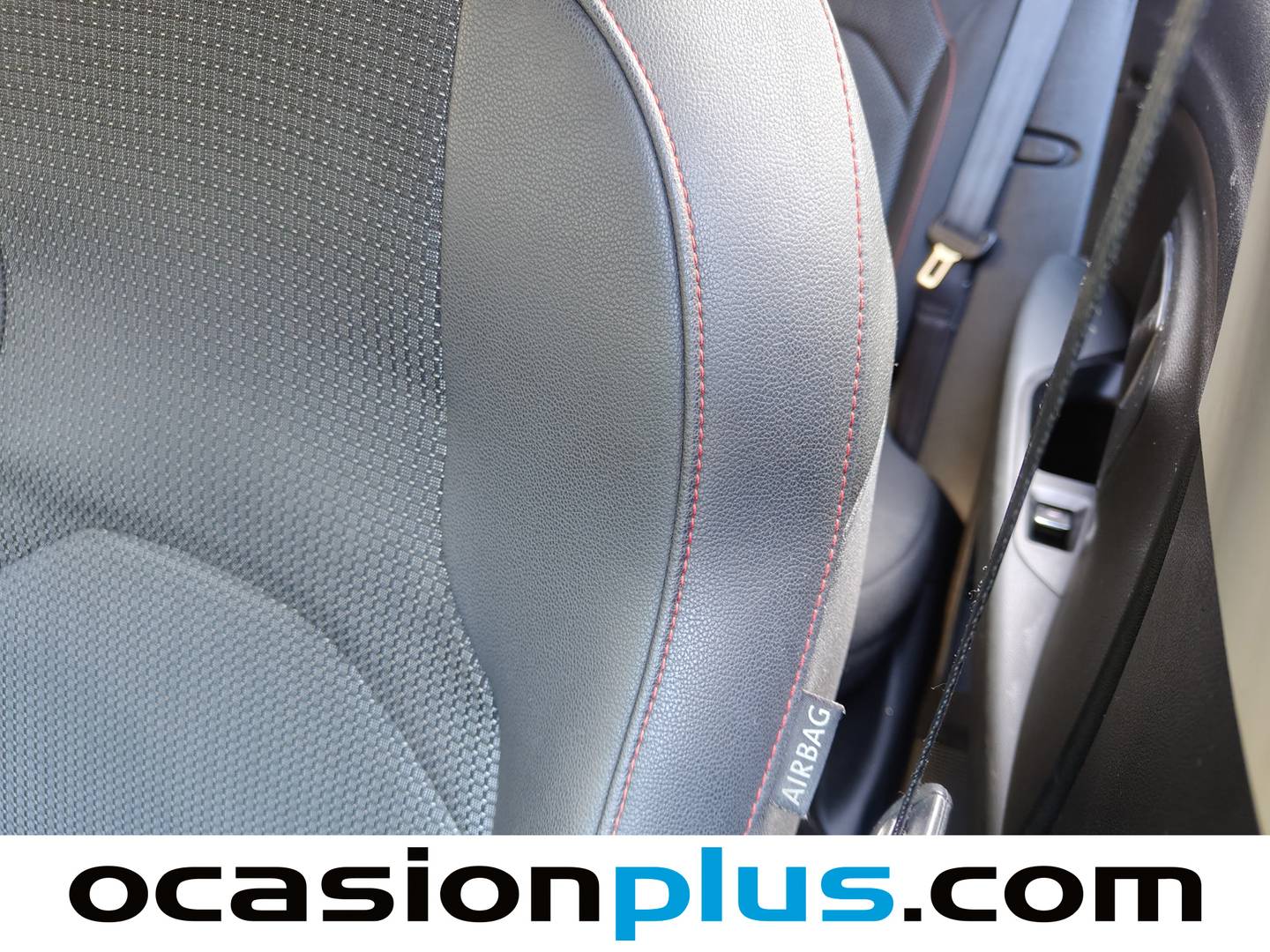 Extras y acabados del Seat León Seat León ST 2.0 TDI S&S FR (150 CV)