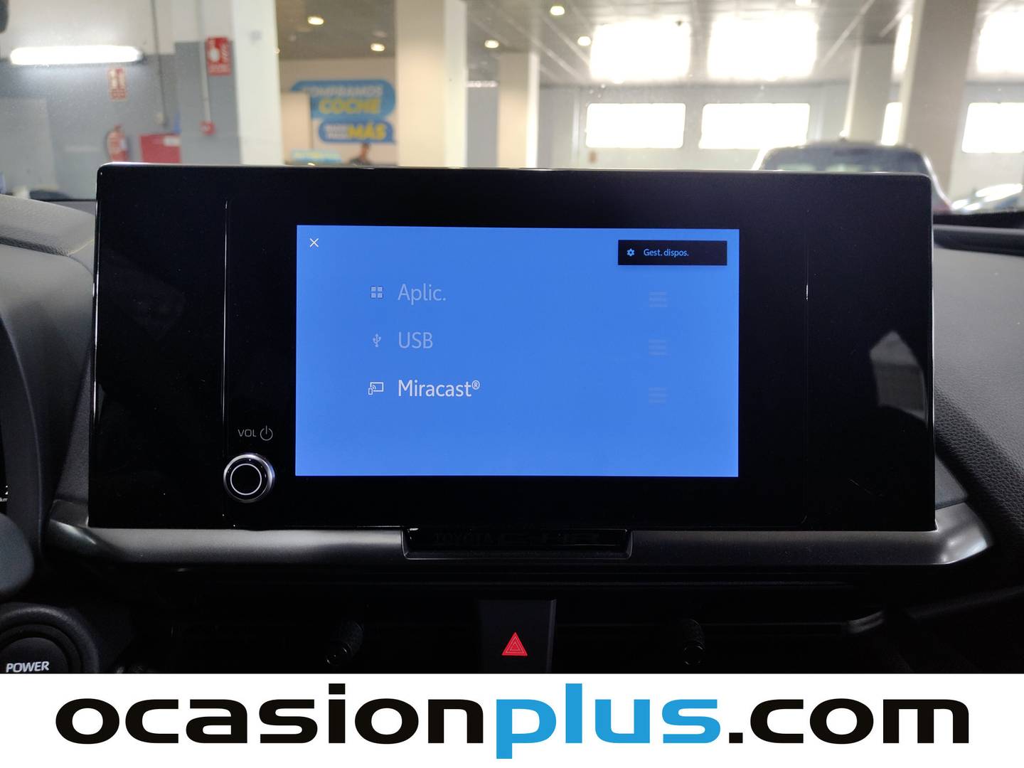 Extras y acabados del Toyota C-HR Toyota C-HR 140H Business (140 CV)