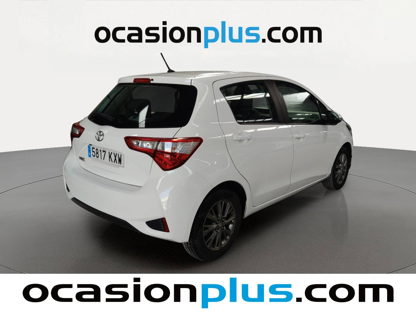 Foto trasera Toyota Yaris Toyota Yaris 1.5 Active Tech (111 CV) derecha